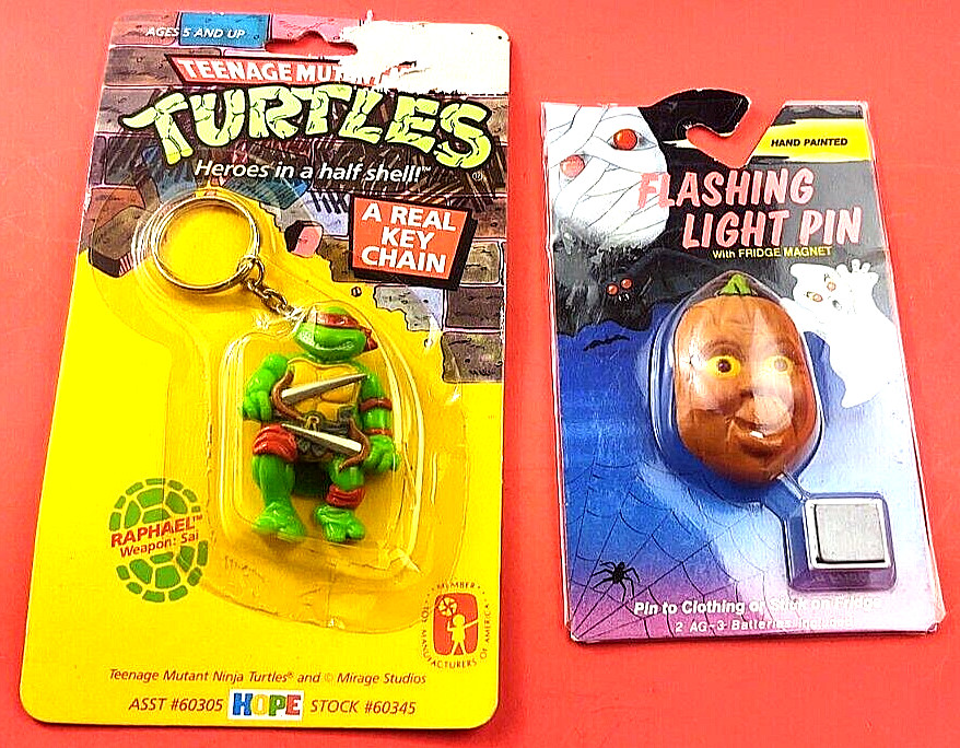 Vintage Teenage Mutant Ninja Turtles RAPHAEL, Key chain and Flashing Light  B3