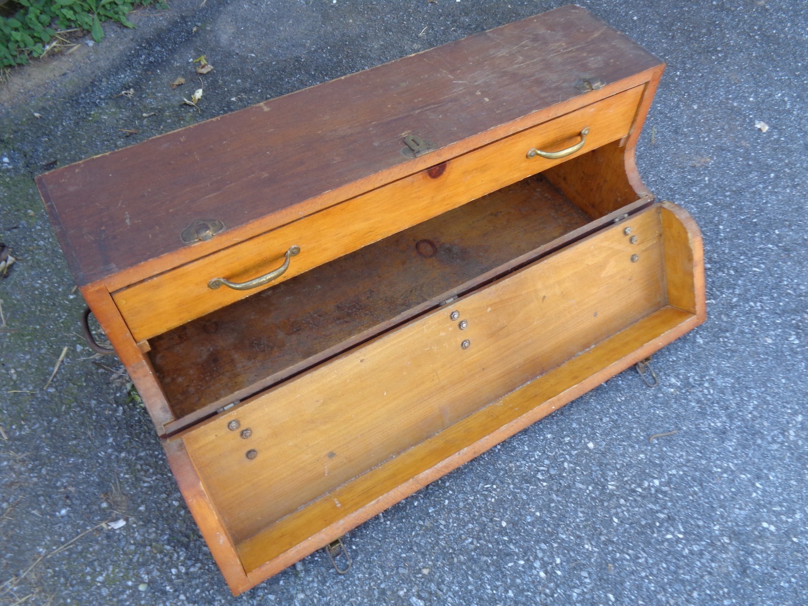 Antique wooden carpenter toolbox - Drawer w/dividers - 34\