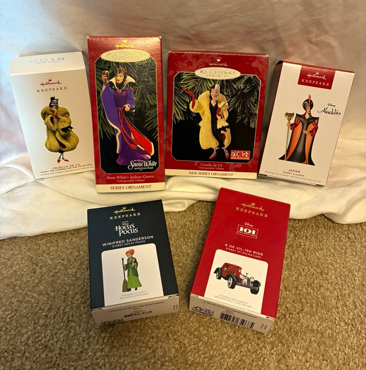 Hallmark Keepsake Disney Villains Ornament Lot 6 Cruella Jafar Evil Queen