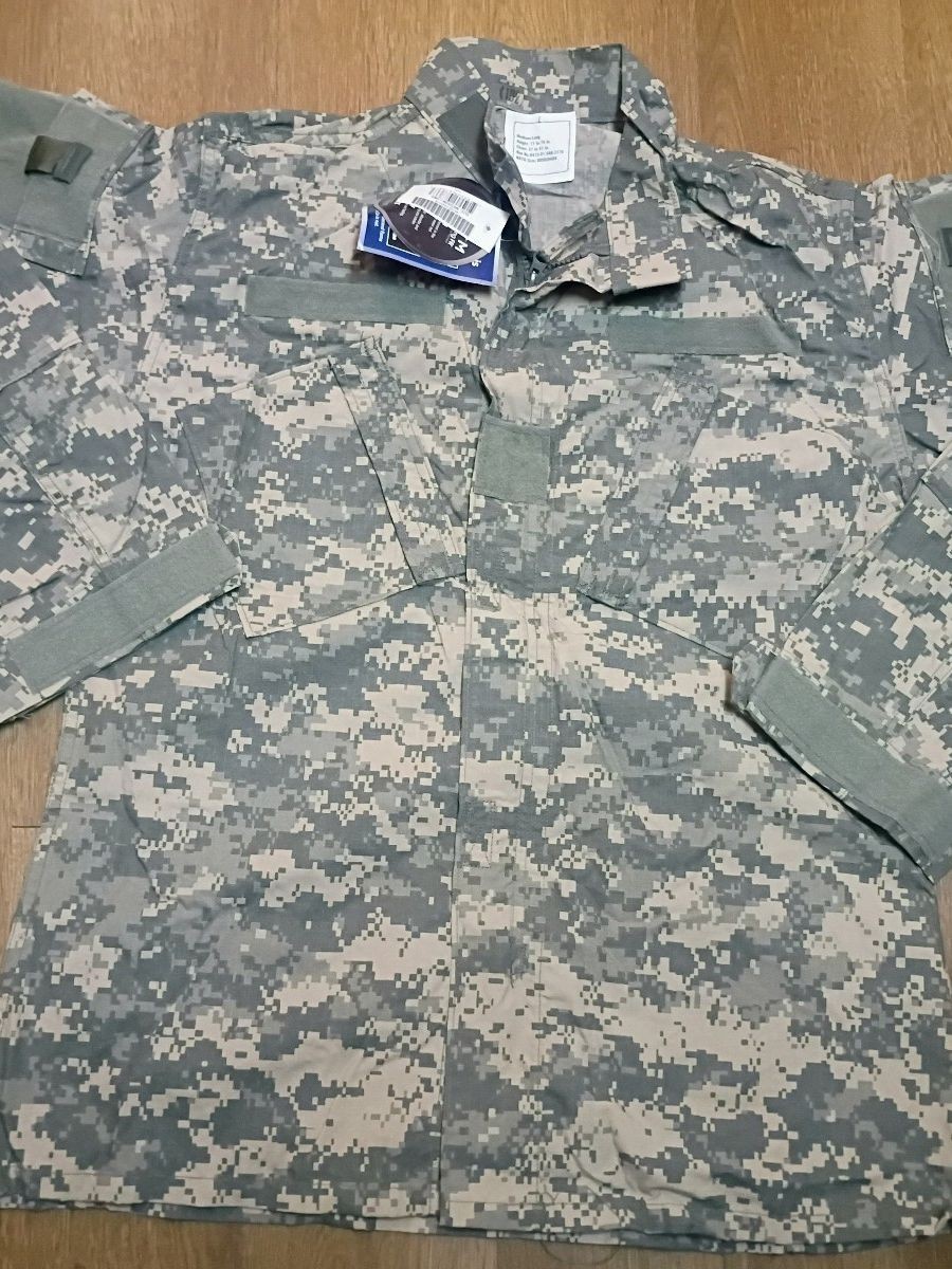 U.S. Army Digital Camouflage Combat Shirt Medium Long