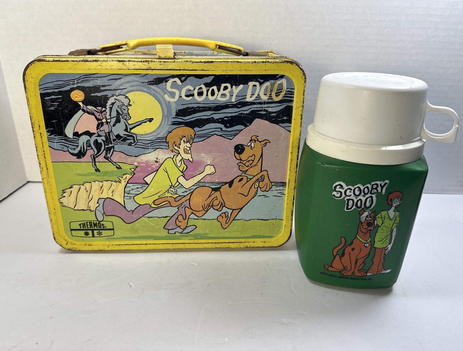 Vintage 1973 Scooby-Doo Metal Lunchbox Lunch Box Yellow Shaggy Fred Wilma