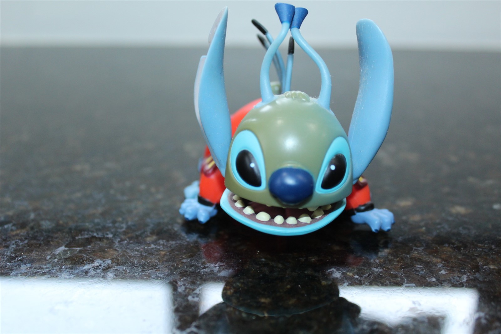 Vintage 2001 Disney Lilo & Stitch Movie Skitterin Stitch Pull Back Toy