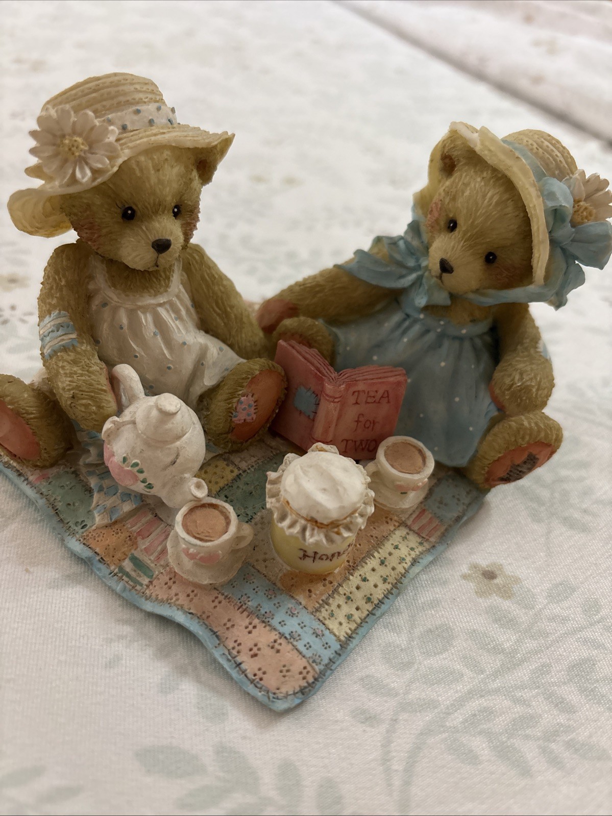 Cherished teddies, Frida and Tina 1992 Picnic