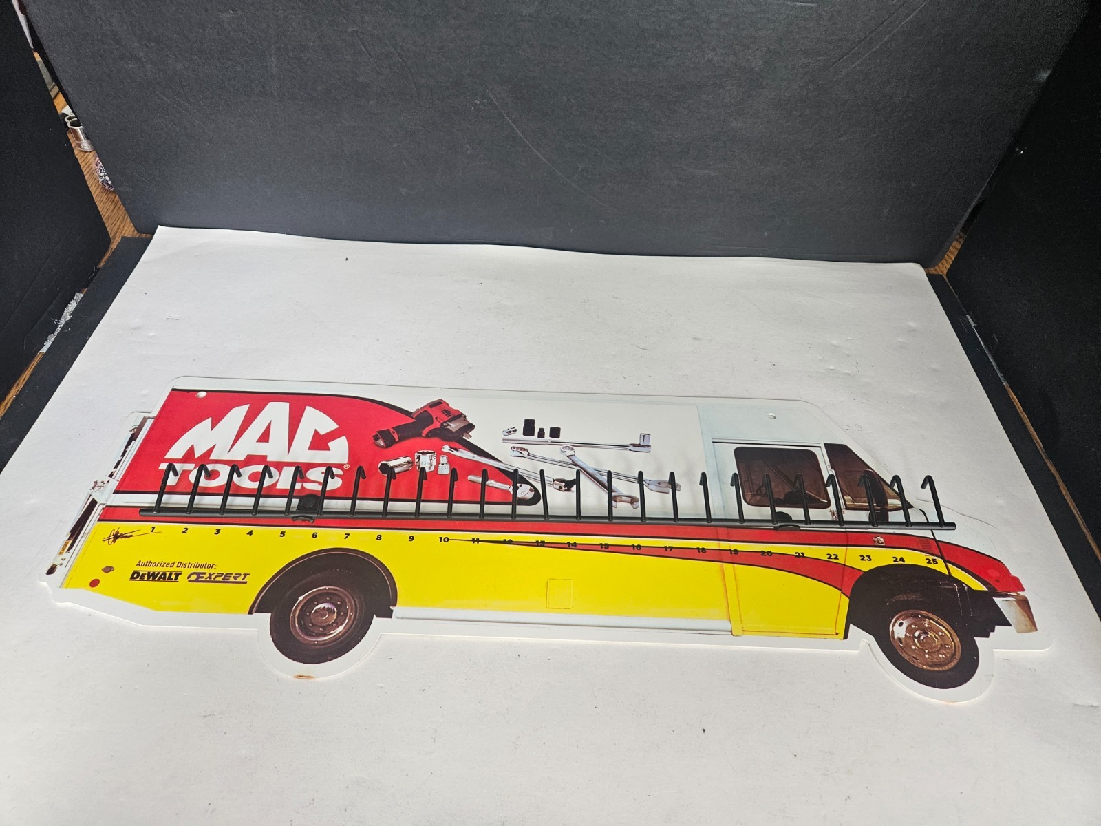 VTG MAC TOOLS TRUCK WALL KEYCHAIN HOLDER SIGN (TL3669)