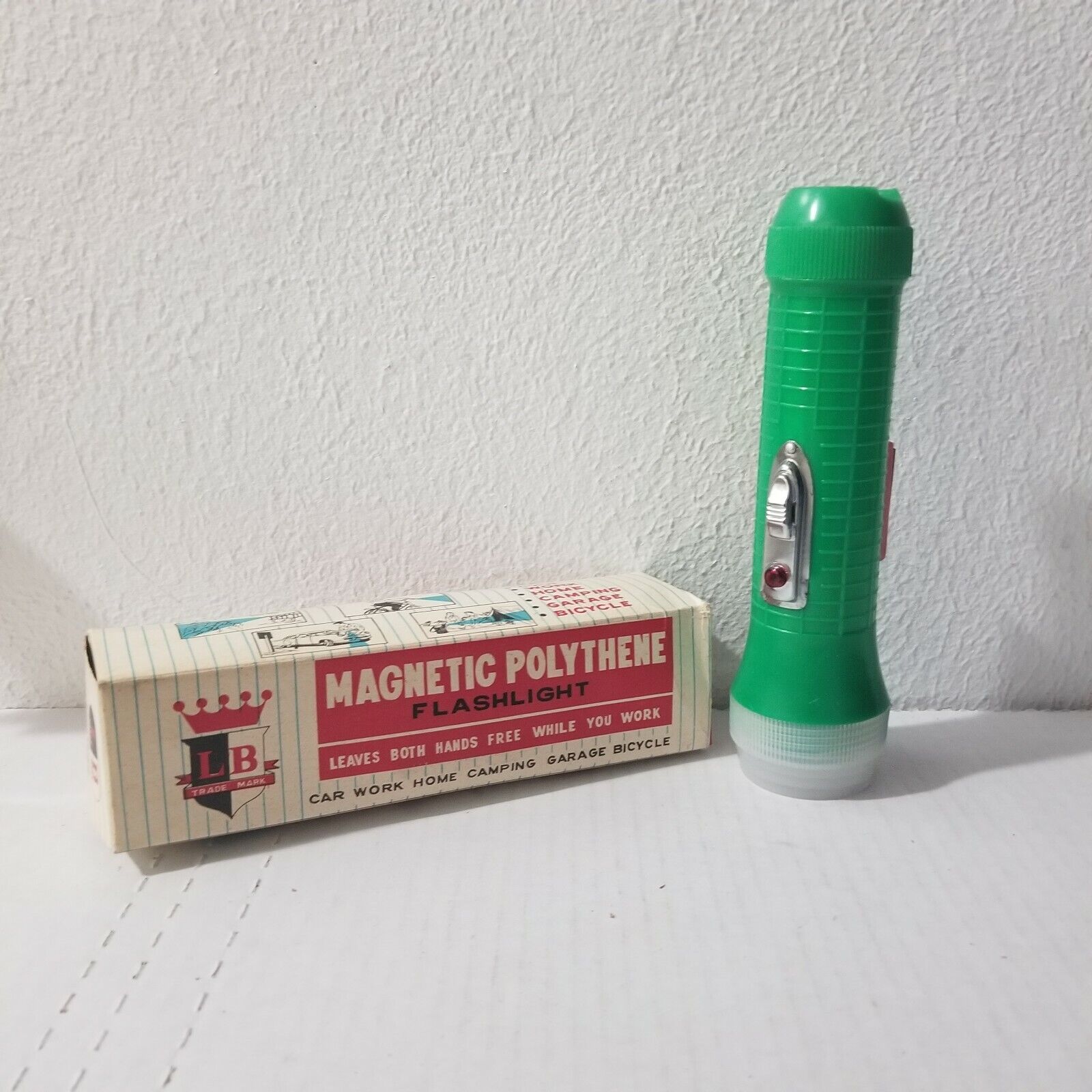 Vintage 60s Magnetic Polythene Flashlight NOS New in Box GREEN LB Trademark HK