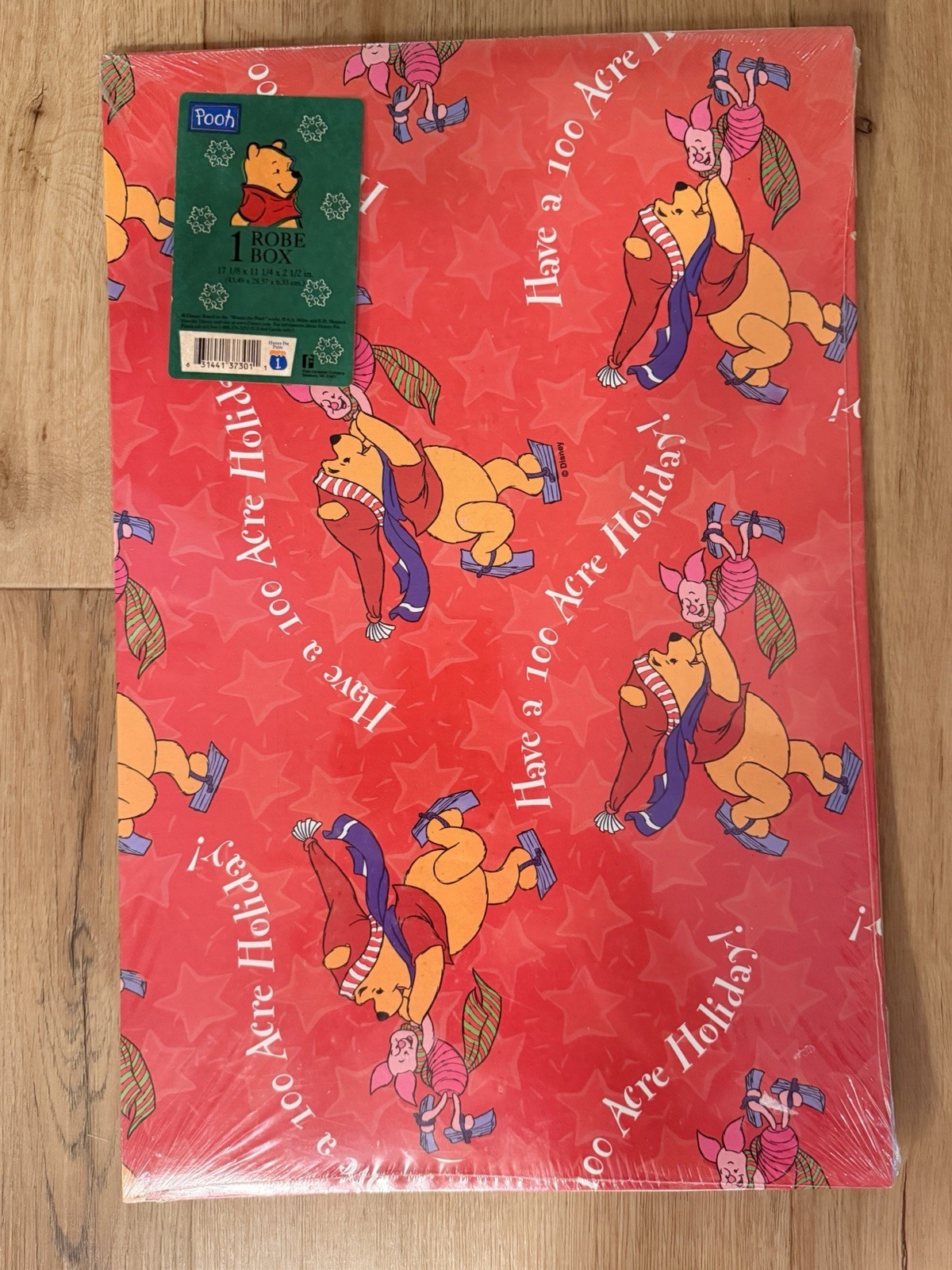 VTG 1998 Disney Winnie The Pooh Piglet Christmas Gift Wrapping Box Robe Box NOS