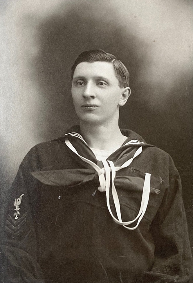 US NAVY PETTY OFFICER 1ST CL. MACH. MATE YOKOHAMA JAPAN 1901 ID\'d CABINET PHOTO