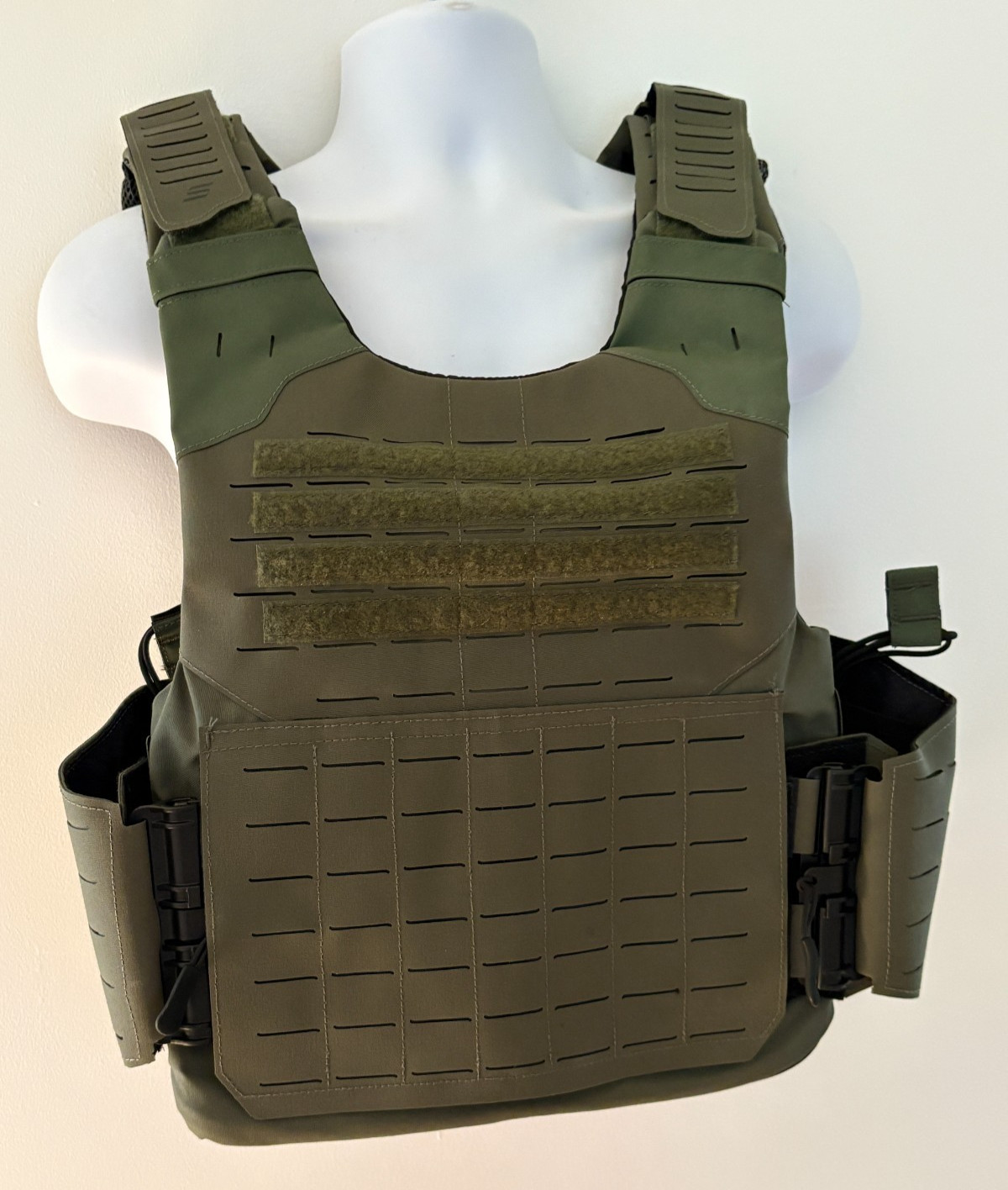 SAFARILAND Tactical Plate Rack Armor Carrier FAV G3 AWS M SHORT Green FirstSpear