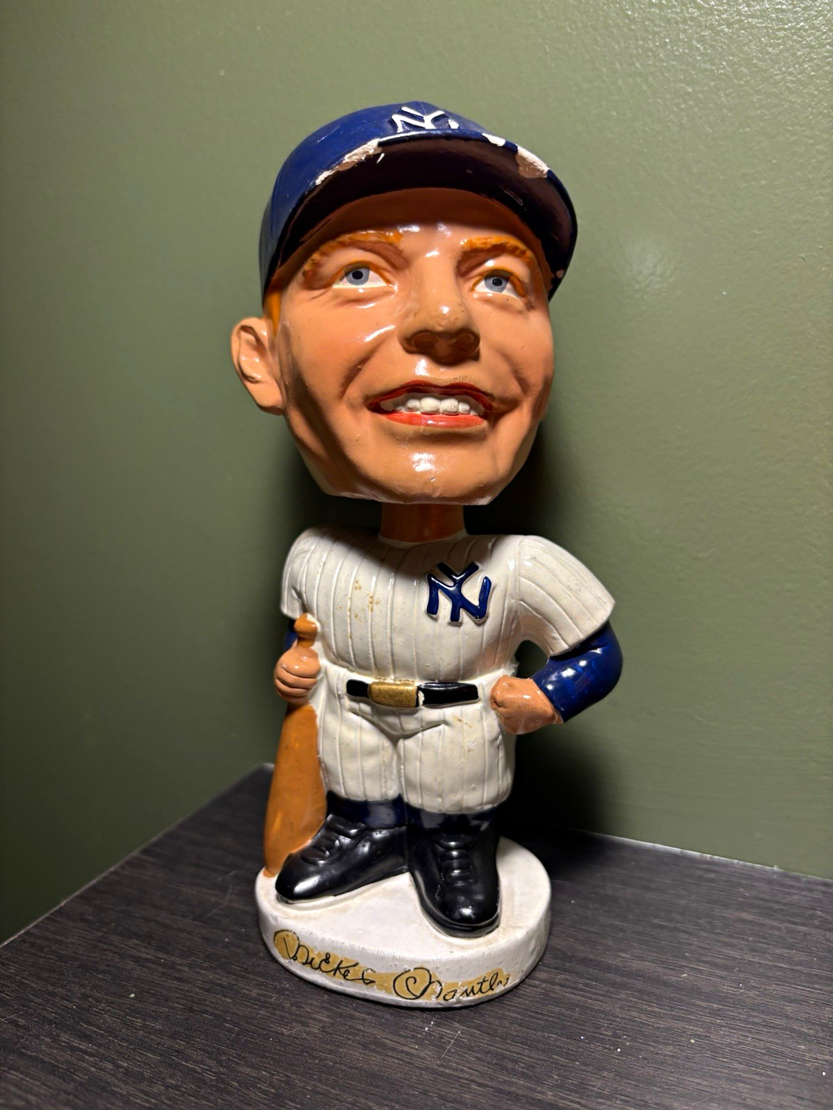 Vintage 1960\'s Mickey Mantle Round White Base Bobblehead Nodder Vintage 1960\'s Mickey Mantle Round White Base Bobblehead Nodder