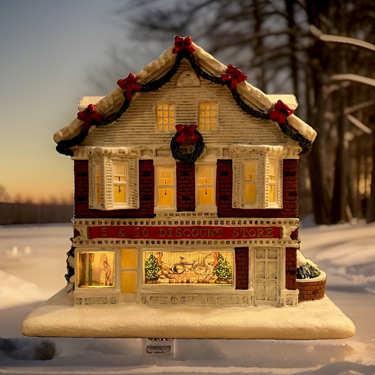 Hawthorne Village Norman Rockwell Christmas Village 5 & 10 Discount Store READ