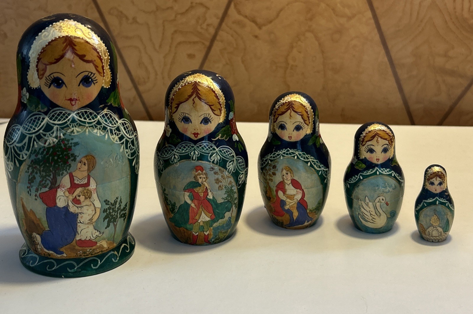VTG Folk-art Fairytale Hand Made Russian Matryoshka Nesting Doll Set 4.5”- 5 Pce