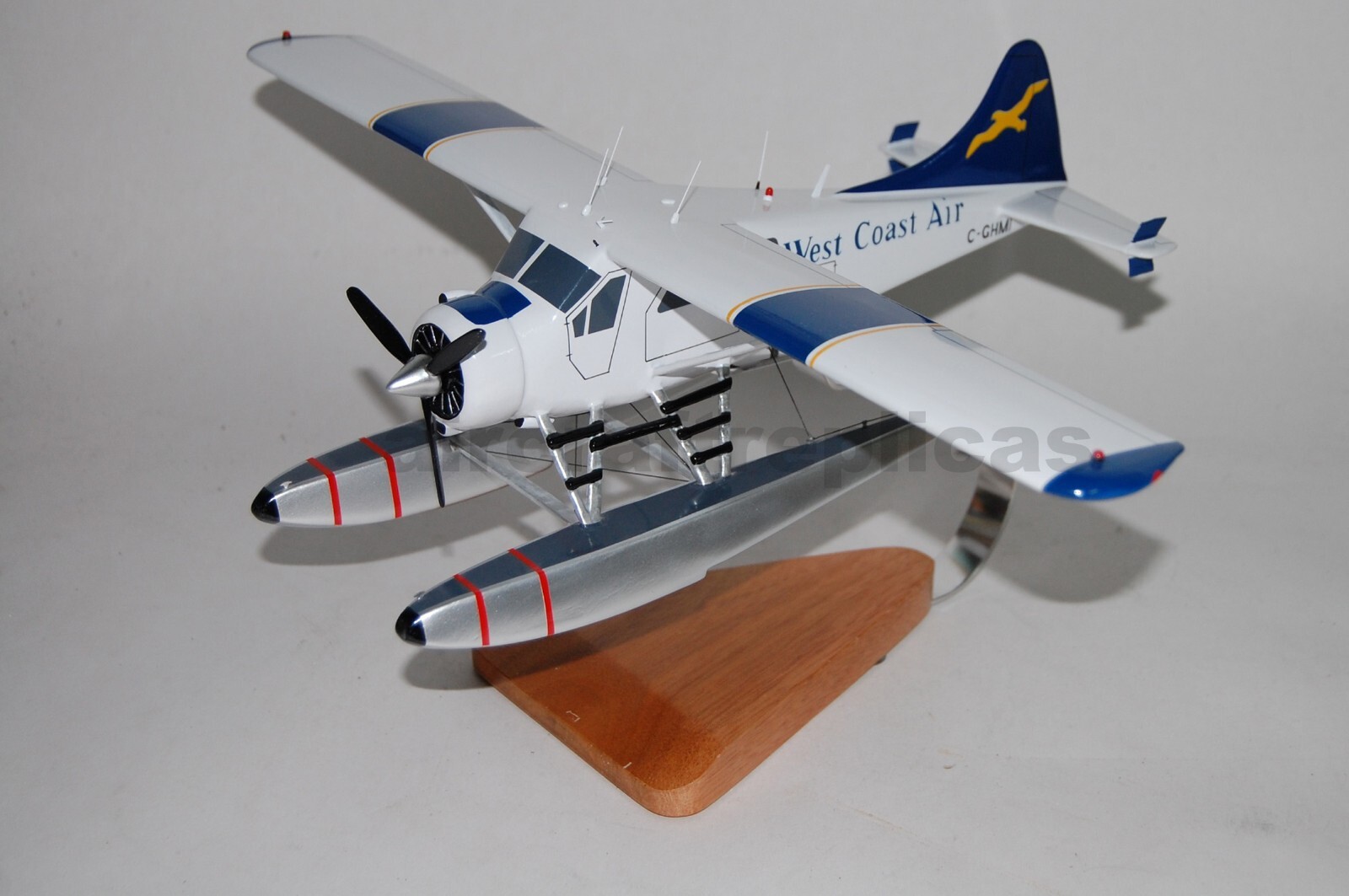 De Havilland Canada DHC-2 Mk.I Beaver West Coast Wood Airplane Model - BIG De Havilland Canada DHC-2 Mk.I Beaver West Coast Wood Airplane Model - BIG