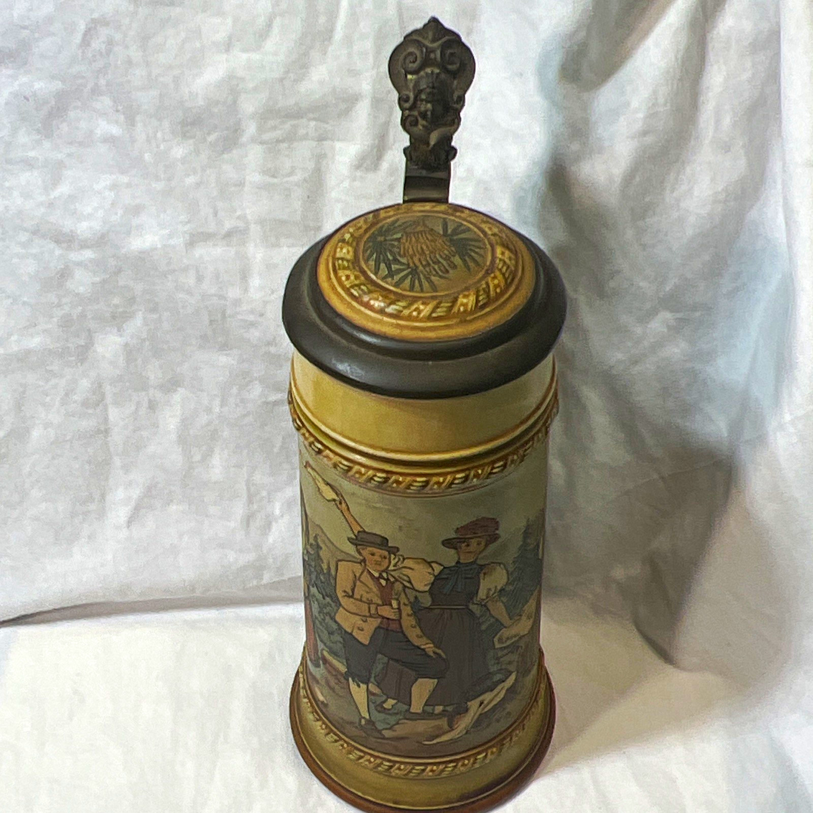 Gerz German Lidded Beer Stein 1/2L Hinged Pewter Lid Relief Scene