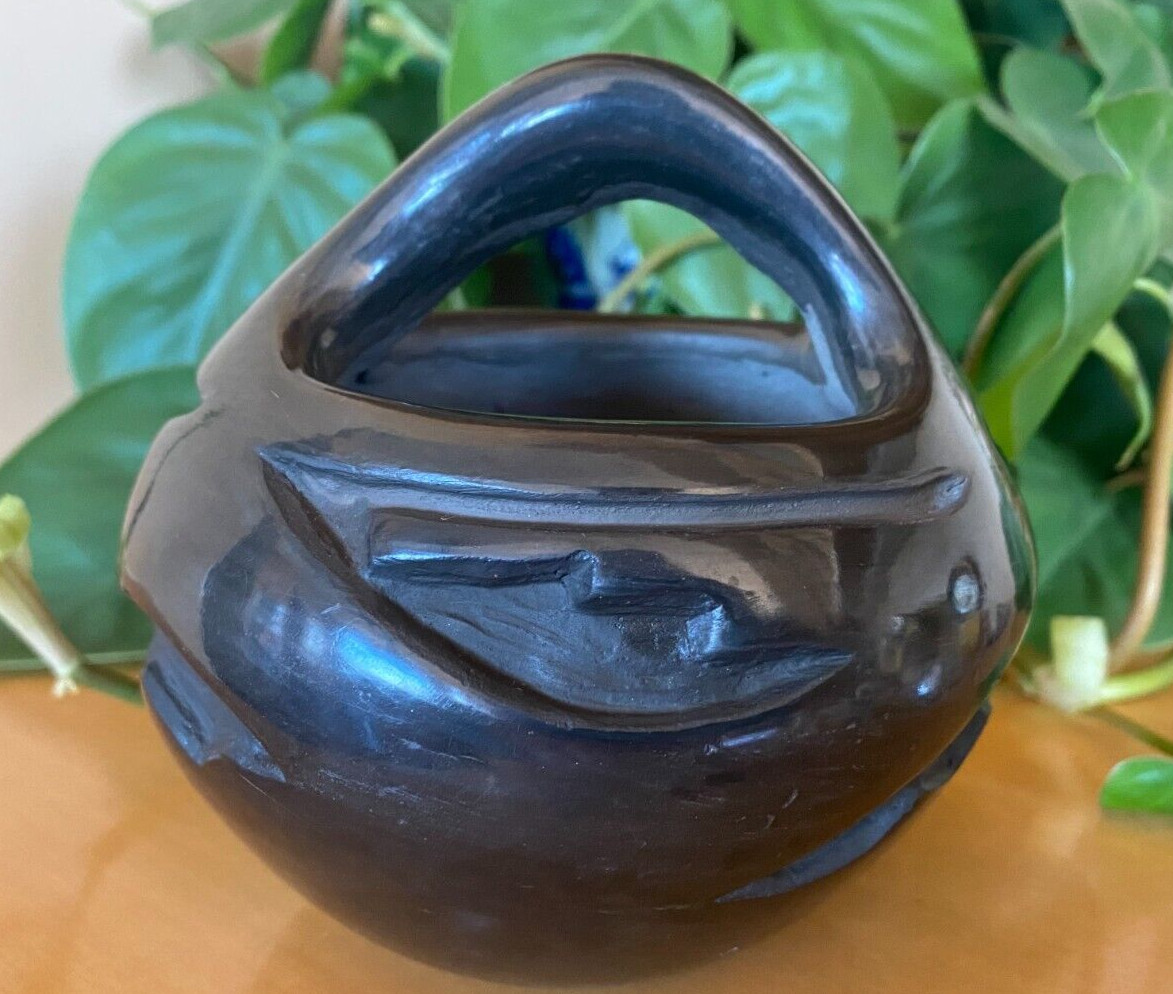 Rare  Blackware Pottery Signed by Artist Glenda Naranjo, Santa Clara Tewa Pueblo