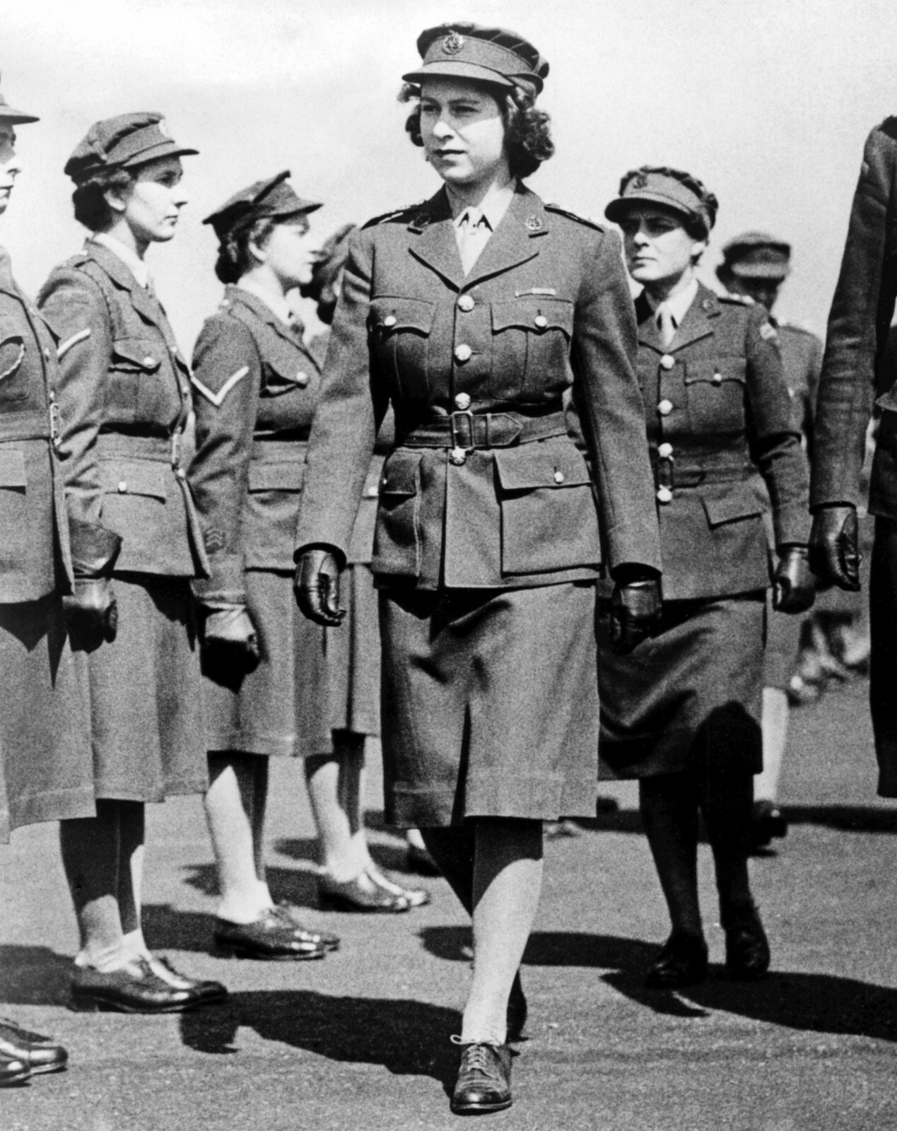 WW2 WWII Photo World War Two Queen Elizabeth in Service Great Britain UK Royal