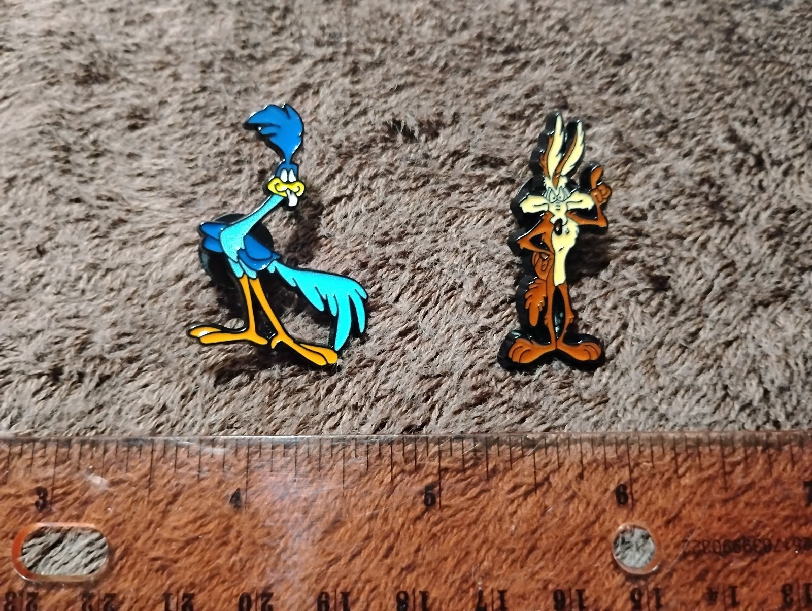 LOONEY TUNES PIN SET enamel pins lot wile e coyote e. the road runner roadrunner