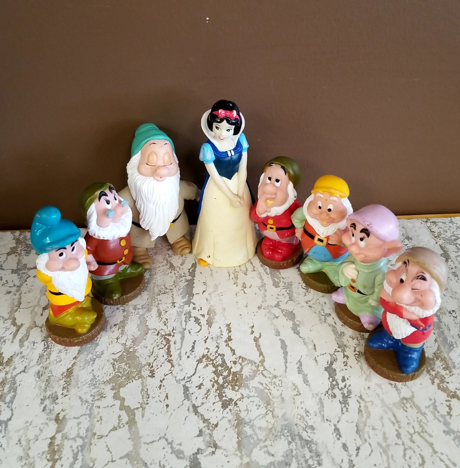 VTG Disney Snow White Coin Bank & Seven Dwarfs Blow Mold Rubber Toys Set READ