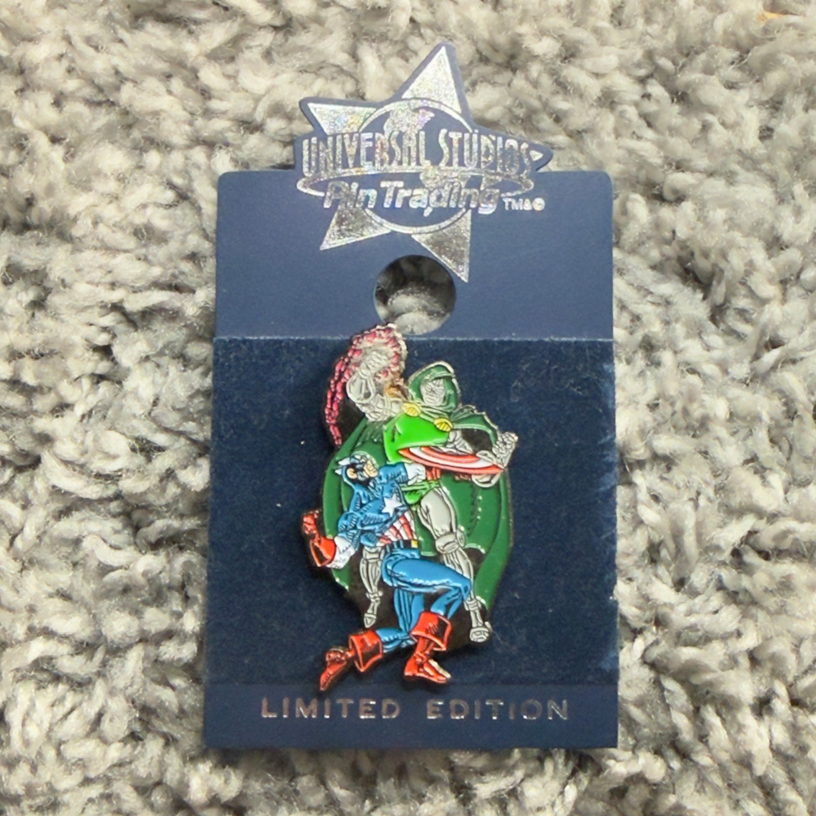 RARE VINTAGE Universal Studios Trading Pin Marvel Captain America Dr Doom