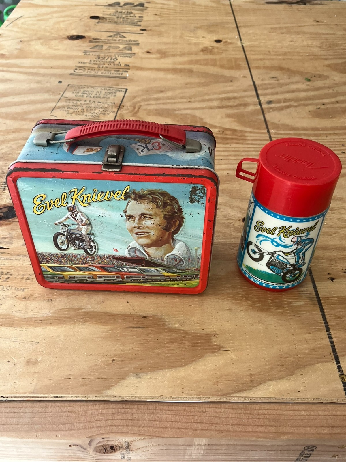 Vintage Evel Knievel 1974 Aladdin Metal Lunch Box with Thermos