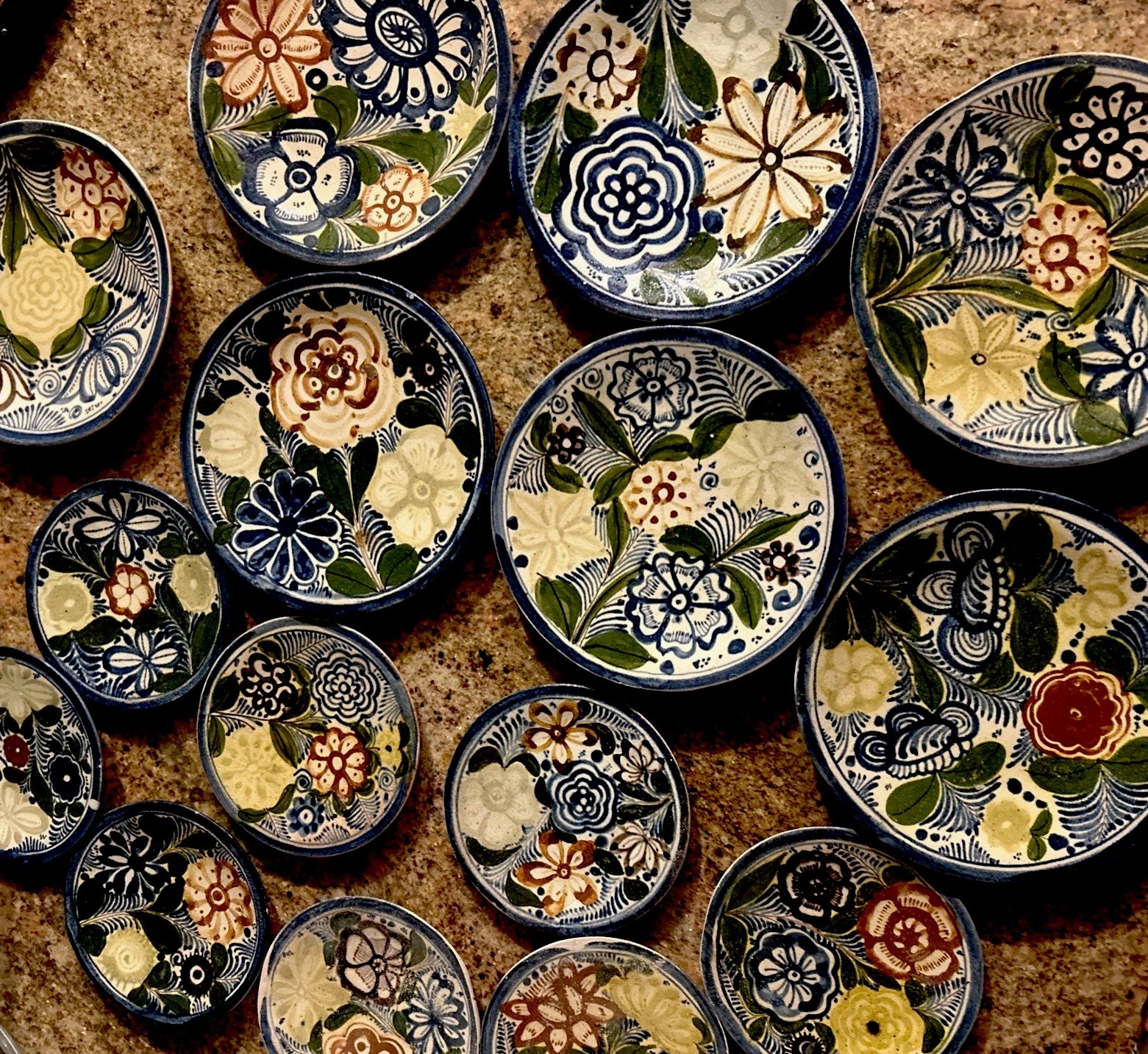 SET 15 Vintage Mexican Majolica Plates Hand Painted Guanajuato Folk Art Display