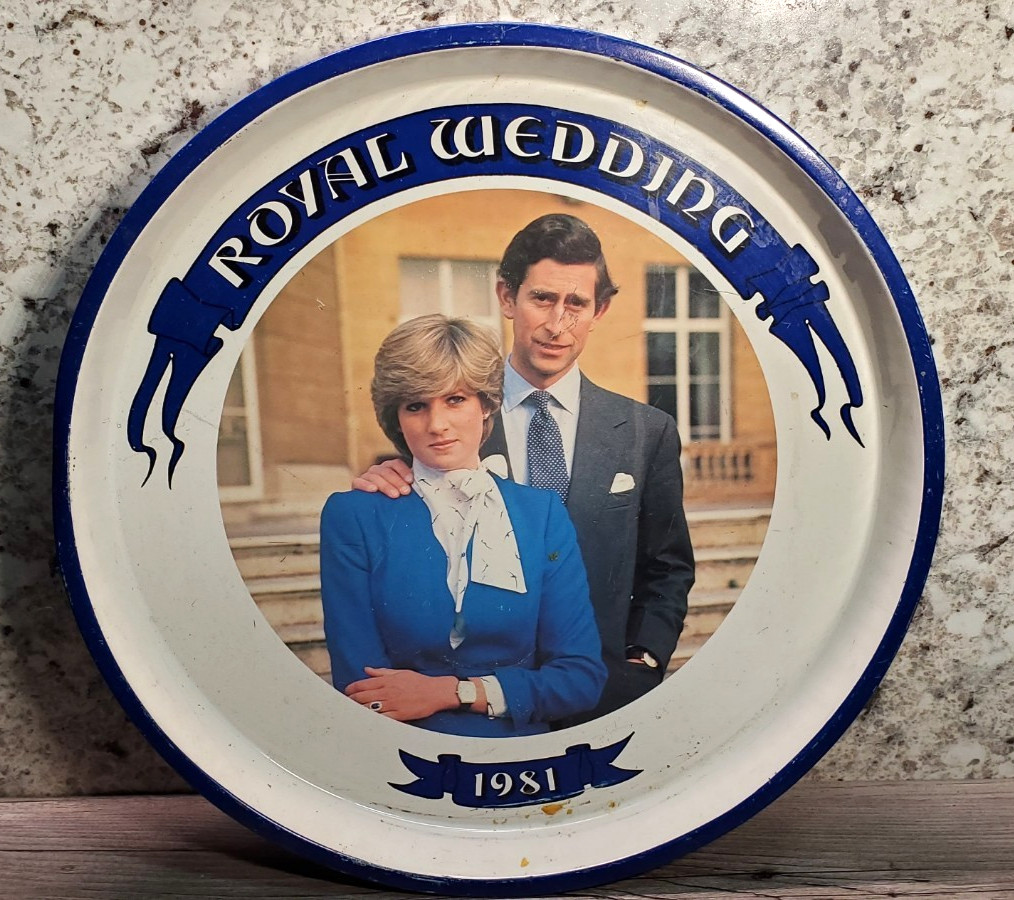 Vintage Royal Wedding Prince Charles Lady Diana Bar Pub Drink Serving Tray 1981