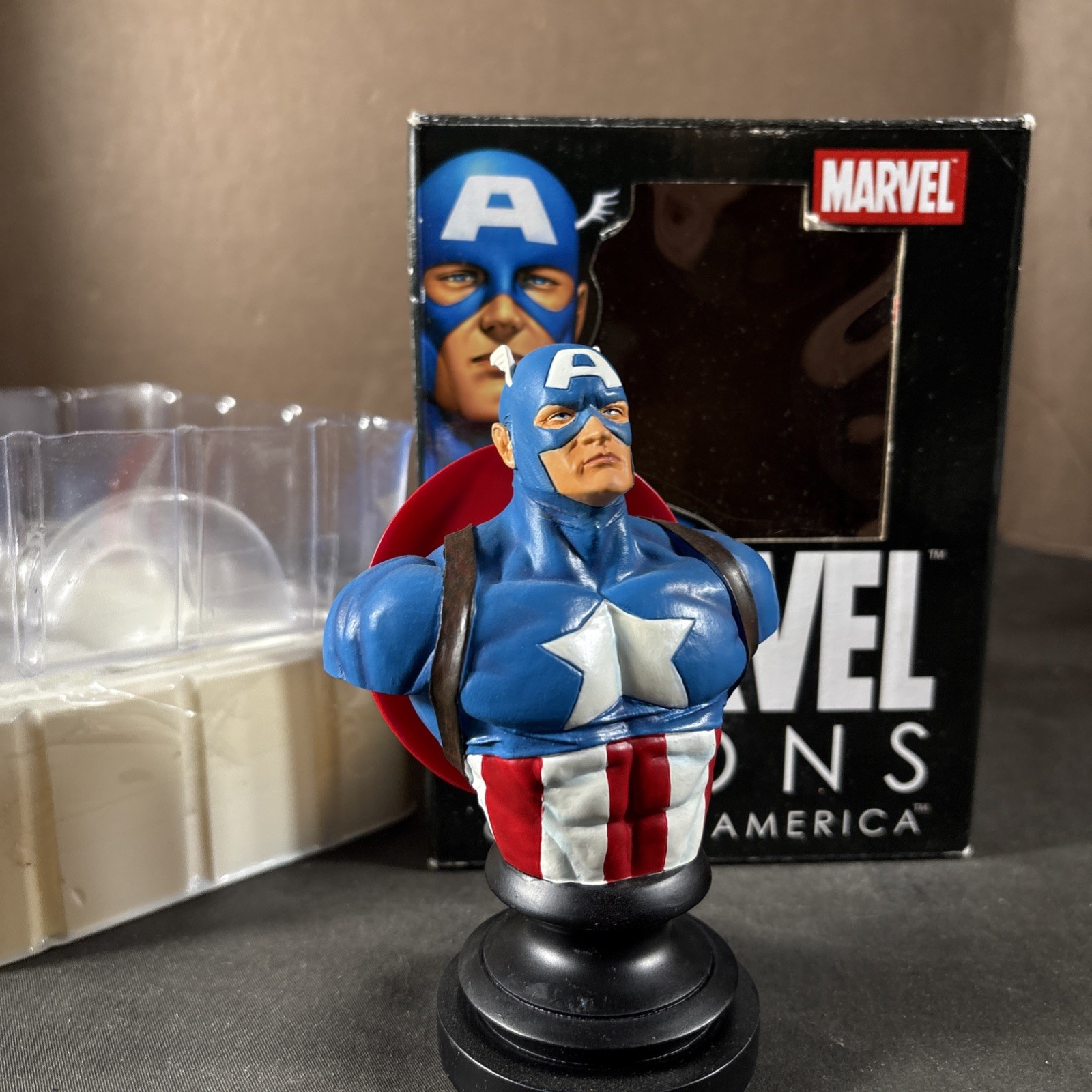 CAPTAIN AMERICA MINI BUST MARVEL DIAMOND SELECT /5000 STATUE
