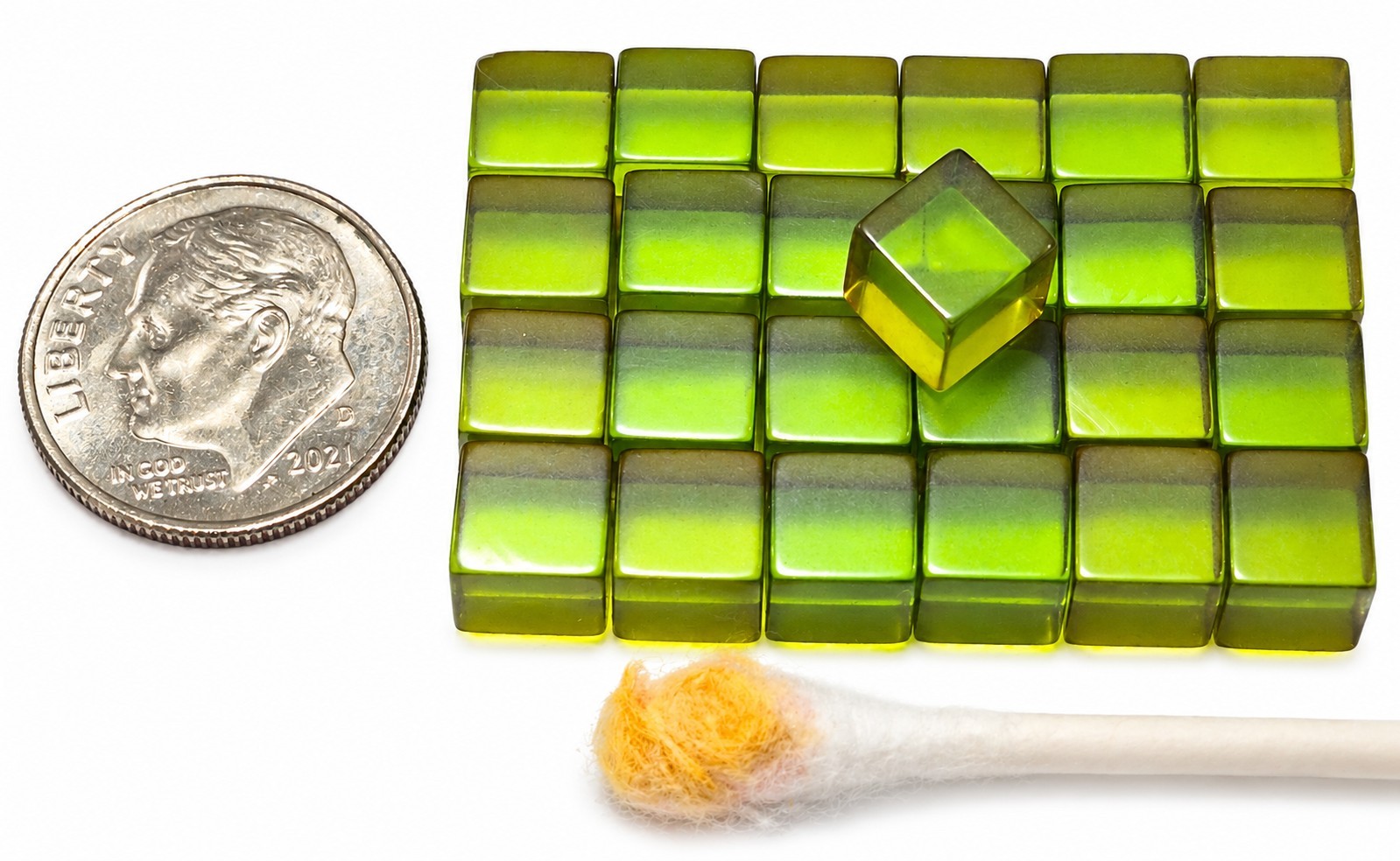 25 Vintage Green Prystal Bakelite Cubes 6.4mm 1/4\