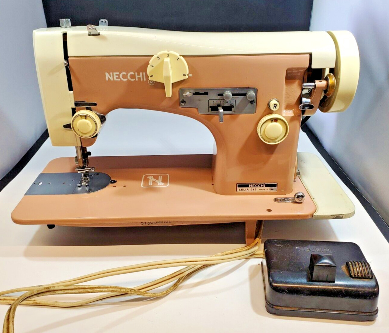 Vintage Necchi Lelia 513 Sewing Machine Works Great