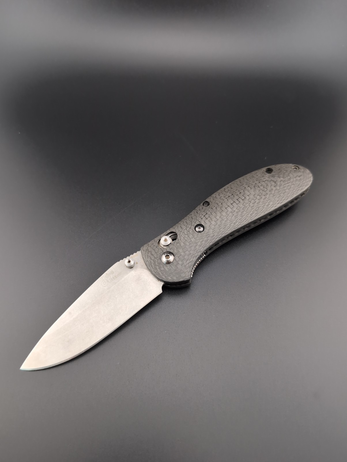Benchmade 552 -  Griptilian Doug Ritter M390 Washed Blade Carbon Fiber -  BS-77