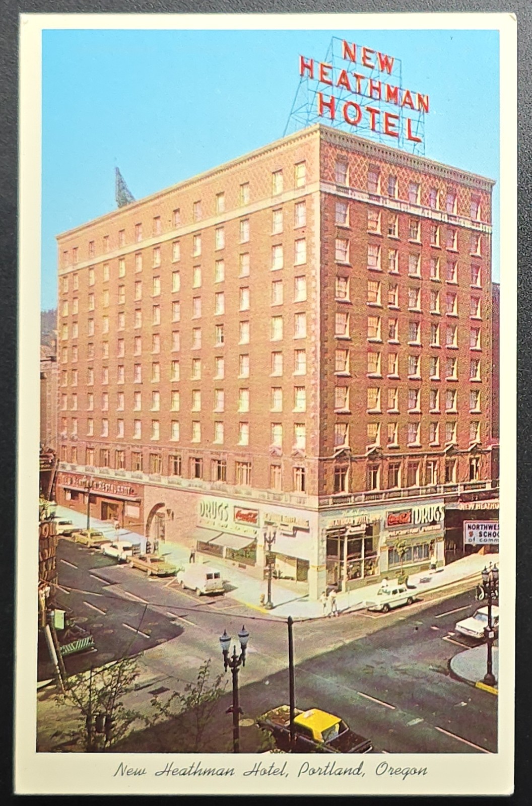 New Heathman Hotel Portland Oregon Postcard – 1950s Curteich Linen Era