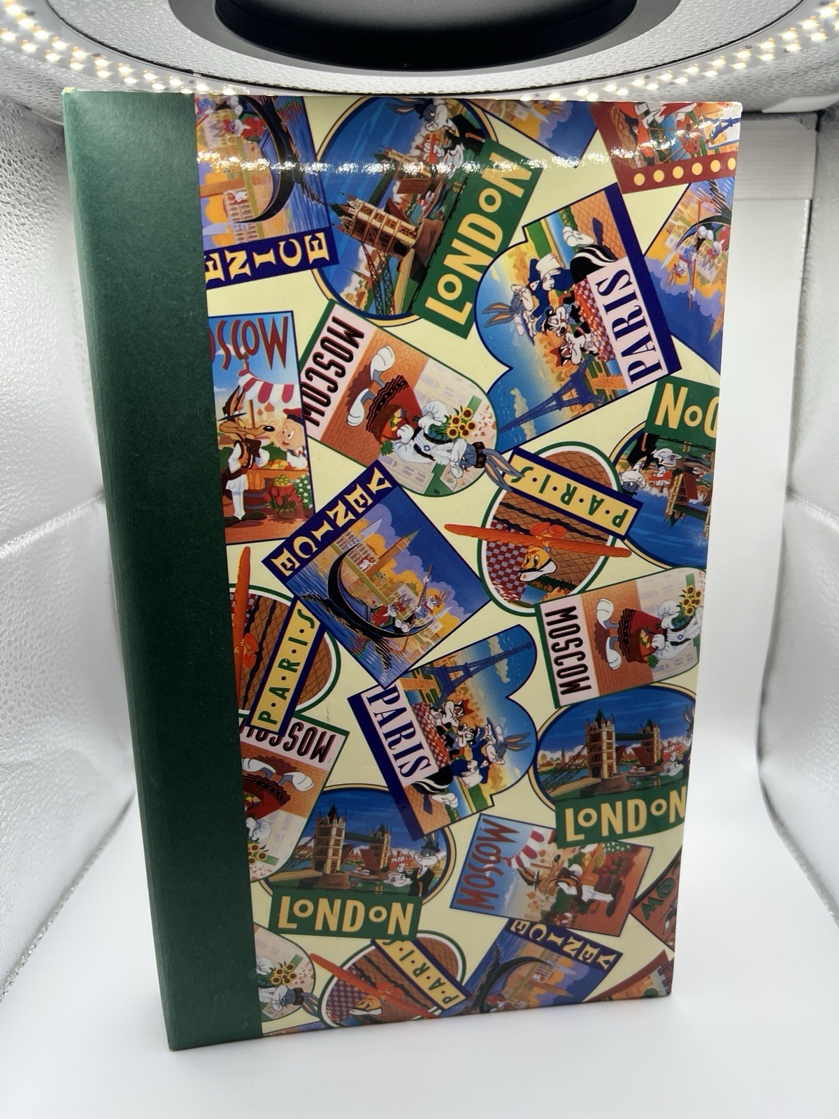Vintage 1993 Warner Bros Looney Tunes Travel Photo Album Bugs Bunny Paris London