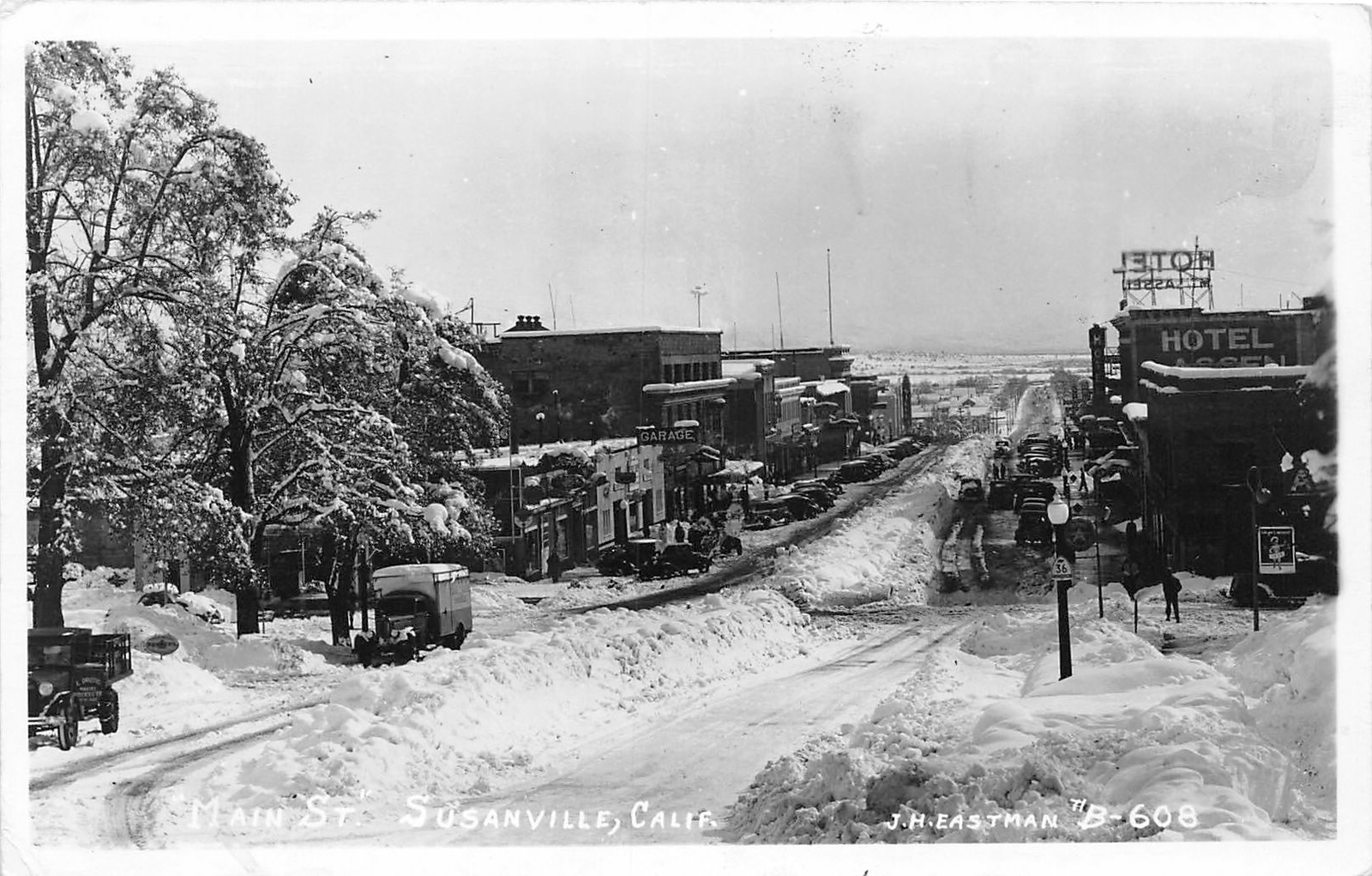H89/ Susanville California Postcard RPPC c1940s Main Street Hotel Snow 15