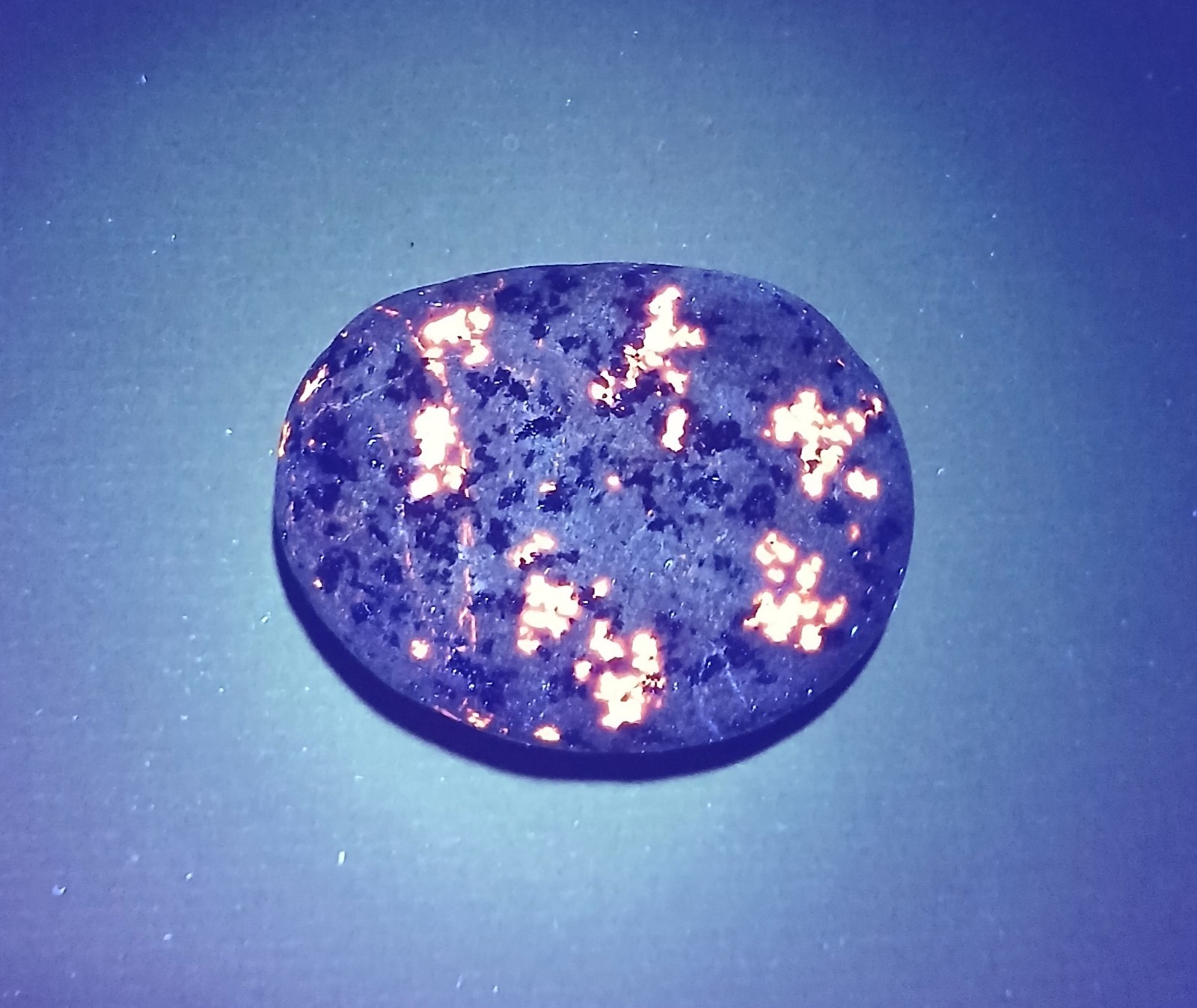 Fluorescent Sodalite -  A Bright 1.6 oz Lake Superior Yooperlite 