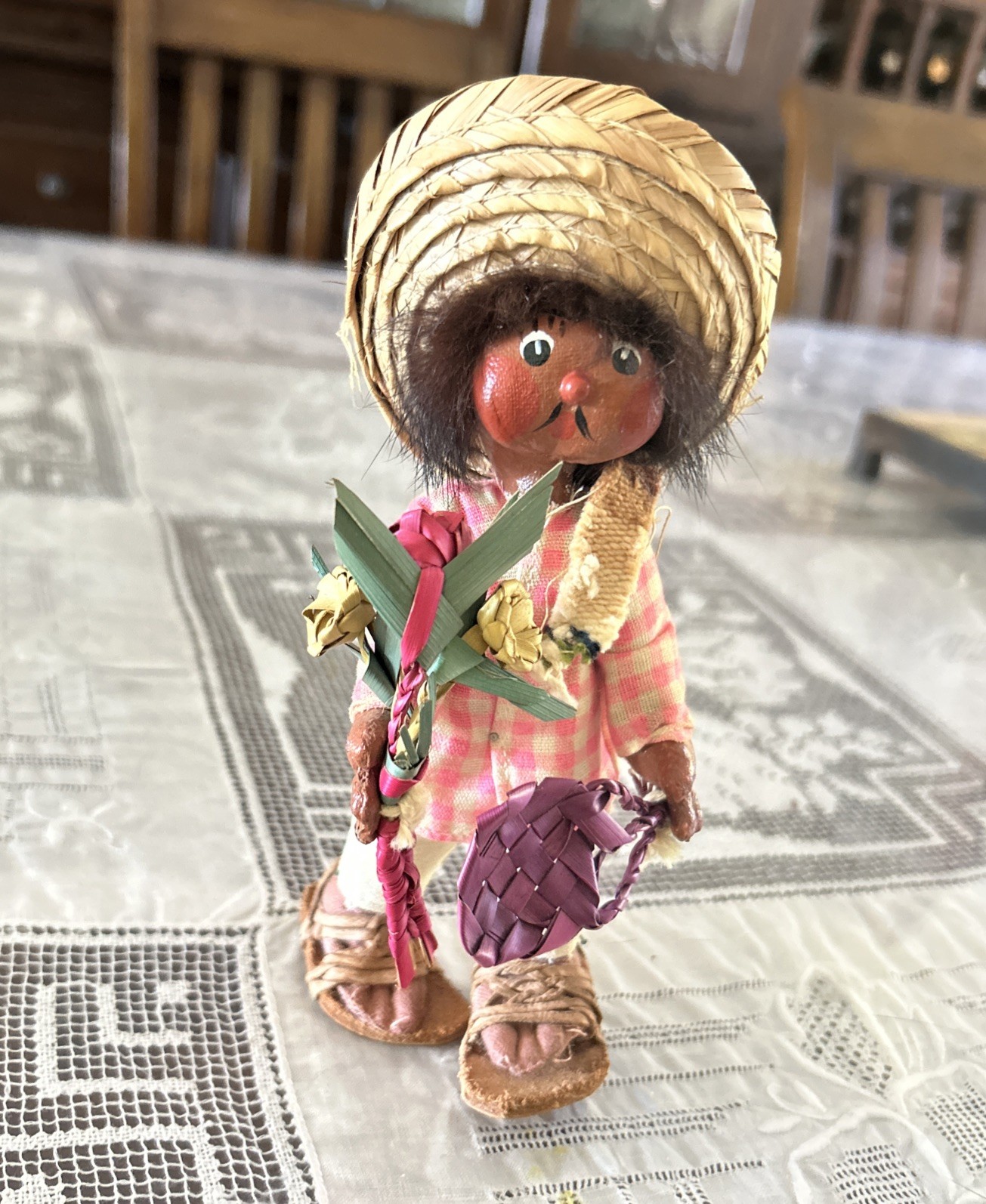VTG MEXICAN FOLK ART MALE DOLL FIGURINE SOMBRERO, straw flowers, basket
