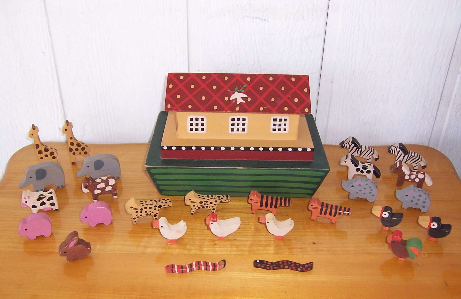 VTG 1994 HEAVY WOOD BOX NOAHS ARK BOAT & 27 HAND PAINTED WOODEN ANIMALS 9\