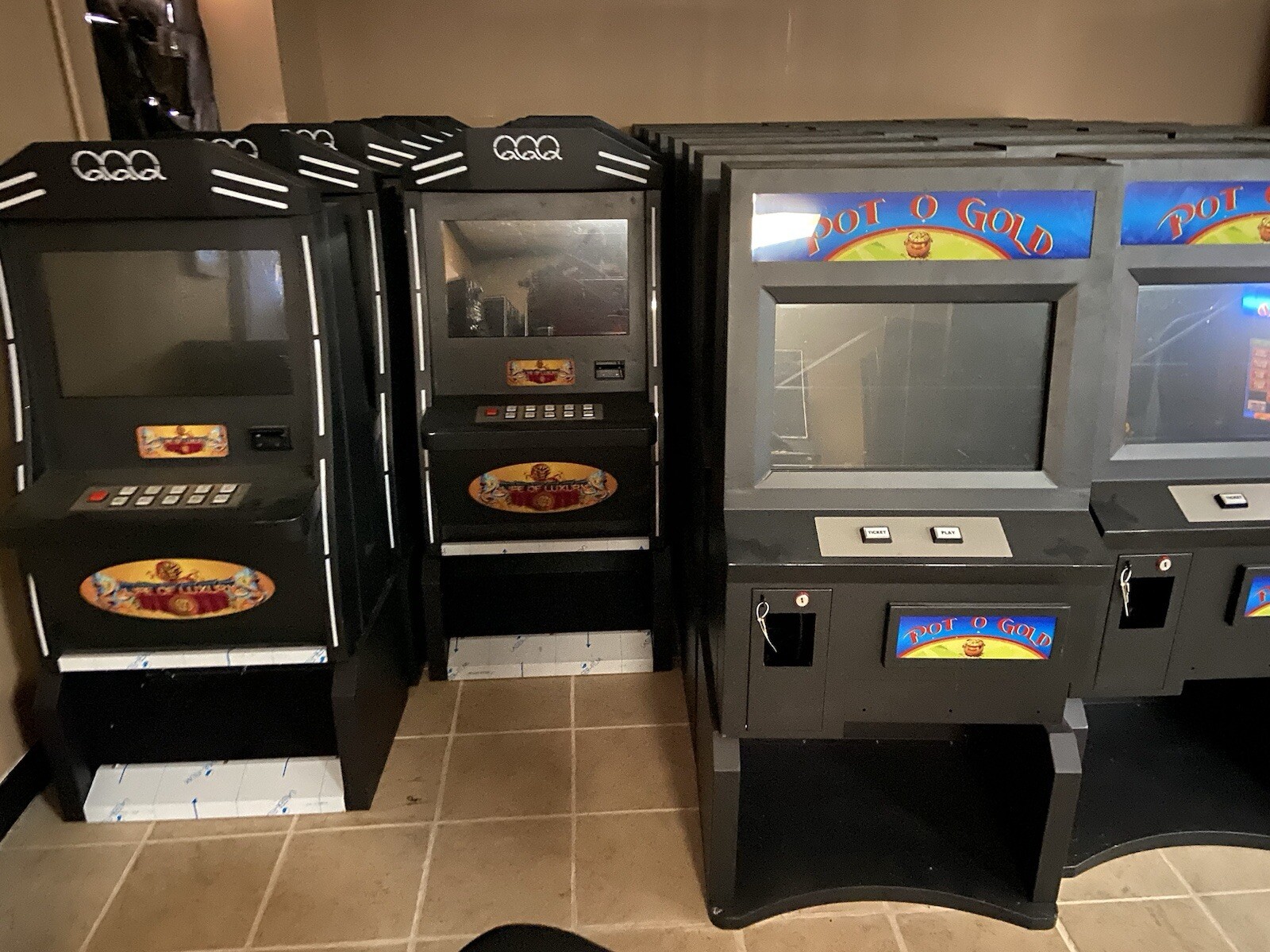 NEW METAL POG - POT O GOLD - Life of Luxury - Fireball - GOLD TOUCH, KENO SLOT NEW METAL POG - POT O GOLD - Life of Luxury - Fireball - GOLD TOUCH, KENO SLOT