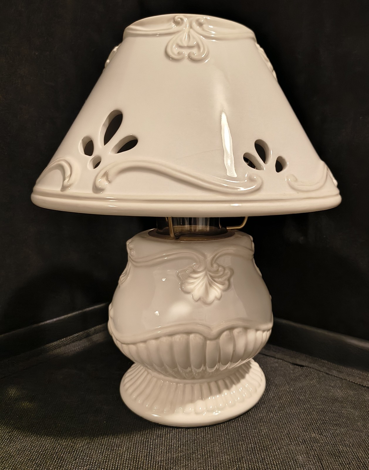 Lenox Butler’s Pantry Candle Lamp  Elegant or Country Core Decor 