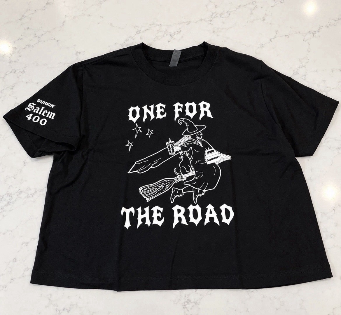 Dunkin’ Salem Halloween 2026 One For The Road Witch Boxy Crop T-Shirt RARE Large