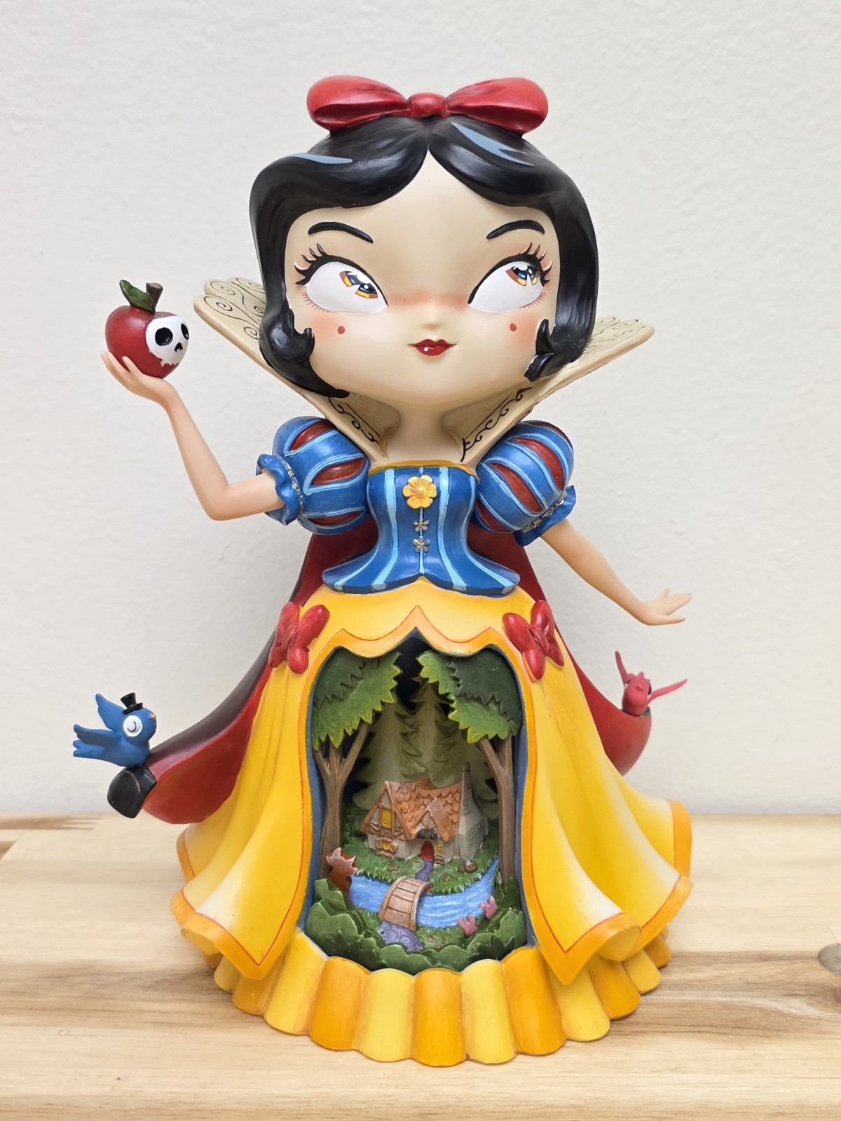 Disney World of Miss Mindy Enesco Light Up Figurine Princess Snow White Diorama