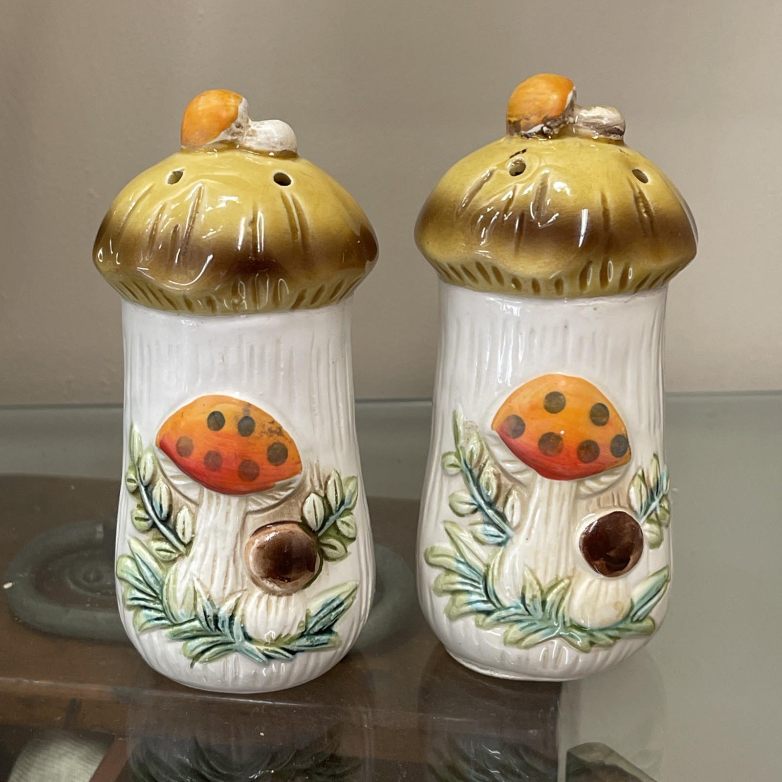 Vtg 1970s ~ Sears Merry Mushroom ~ Salt &Pepper/Spice Shakers Stoppers Set of 2