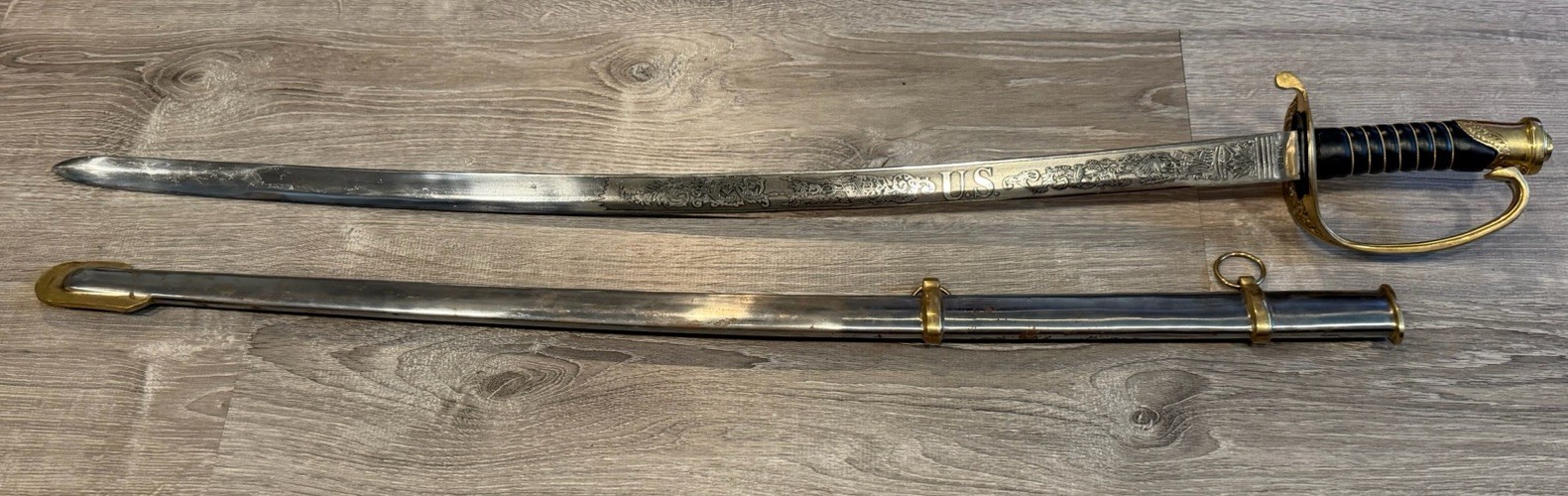 Reproduction Officer Civil War Sword with Scabbard Engraved U.S. Pluribus
