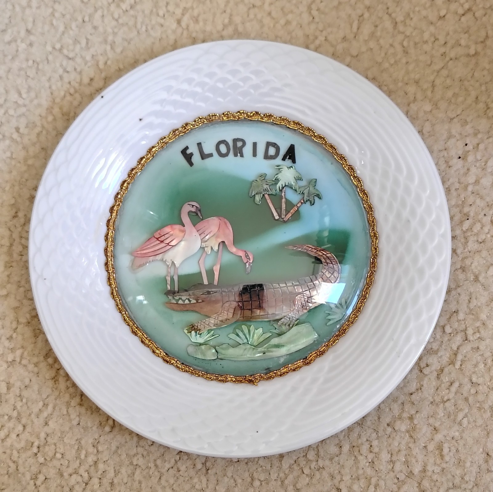 Vtg. 3D Diorama Florida Nacre Collector Plate Flamingos, Gator & Palm Trees