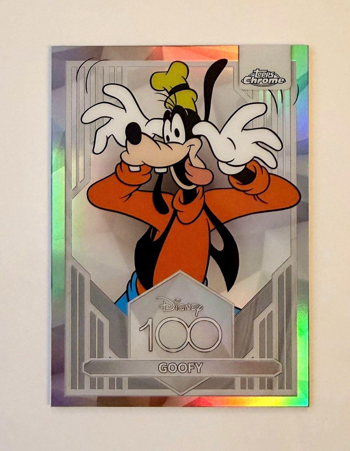 Topps Chrome Disney 100 2023 Goofy Trading Card #48 Refractor