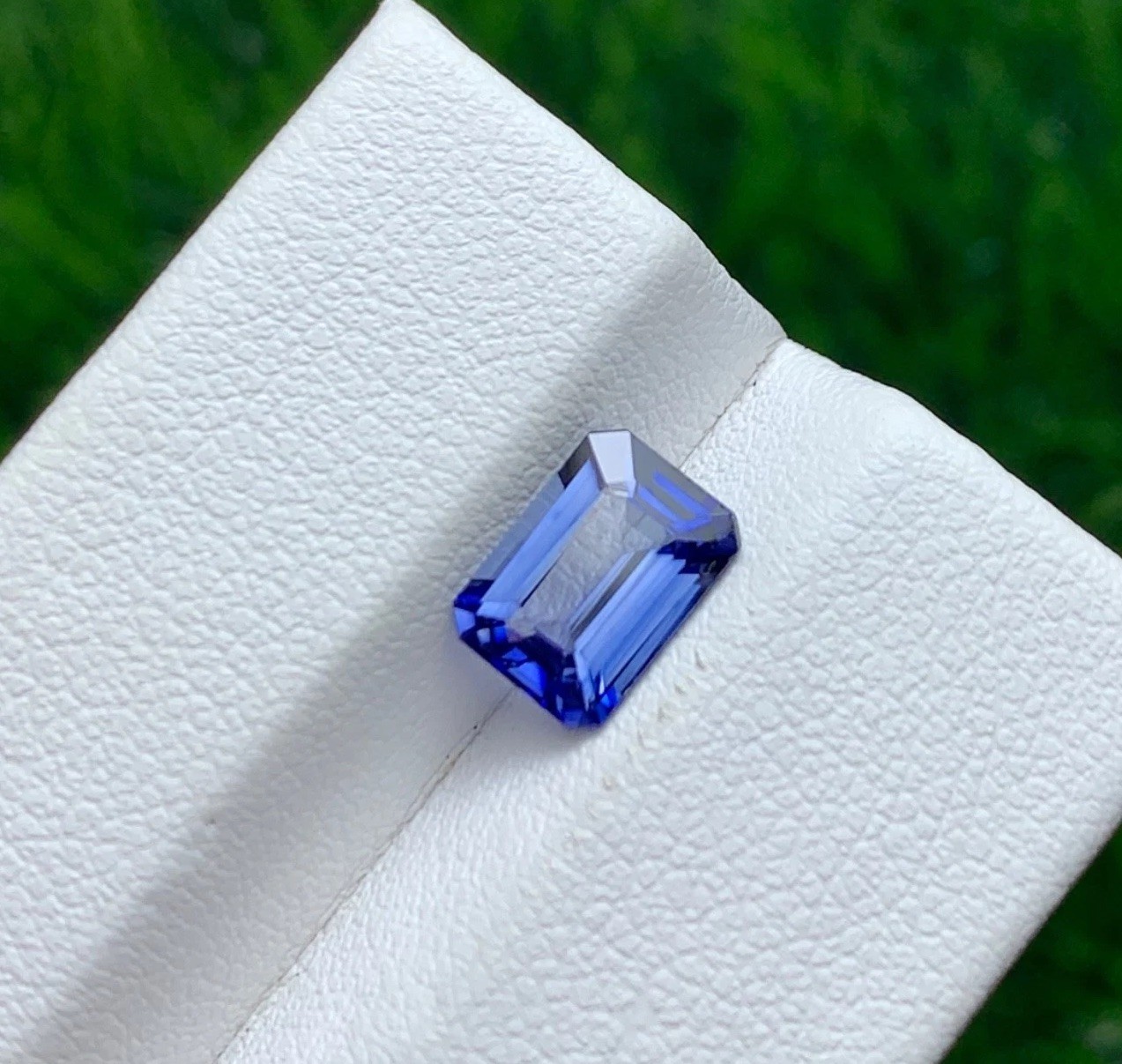 1.85 Carat Natural Blue Colour Tanzanite Loose gemstone From Tanzania