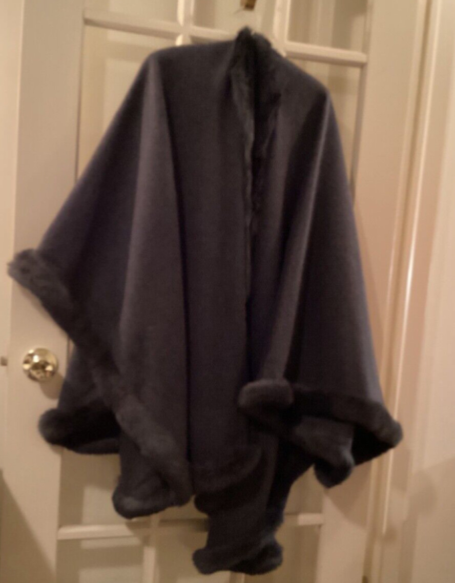 ST JOHN KNIT CASHMERE AND WOOL GREY CAPE/STOLE. DYED TO MATCH FUR TRIM. ONE SIZE