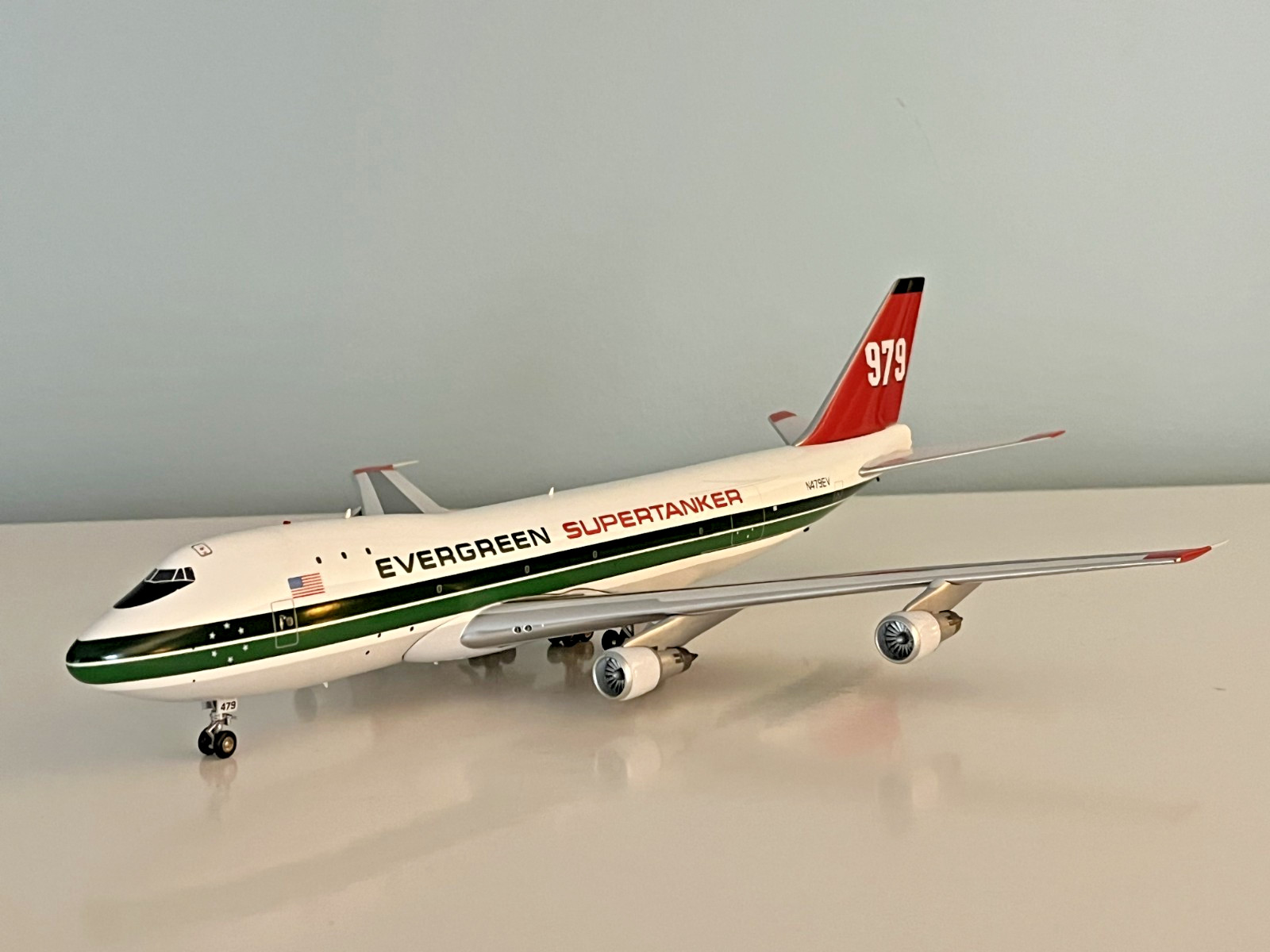 InFlight 200 Boeing 747-100 Evergreen Supertanker 979 Red Tail 1/200 RARE