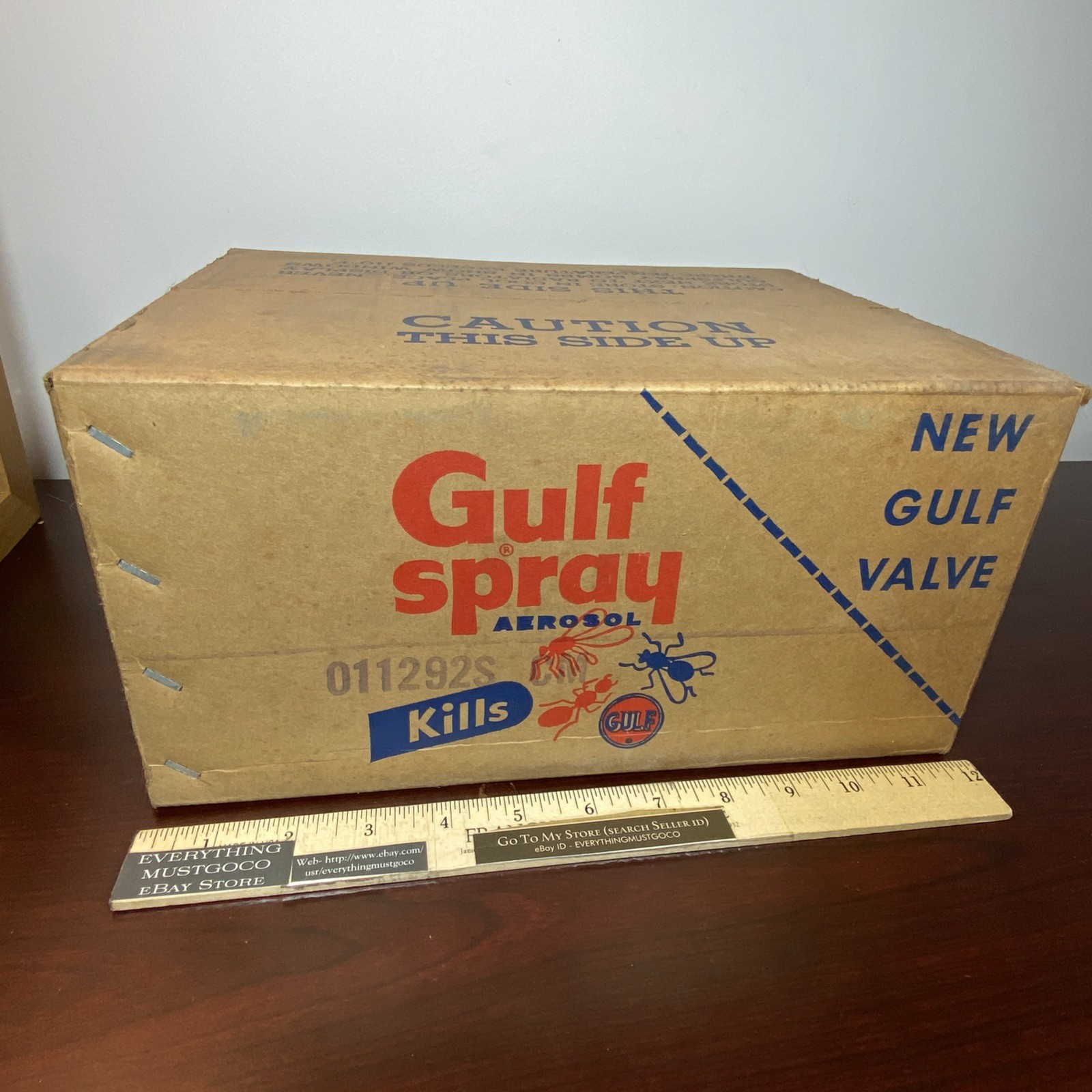 Rare Vintage 1950's Gulf Oil Corporation Gulf Spray Aerosol Kills Bugs Case Box