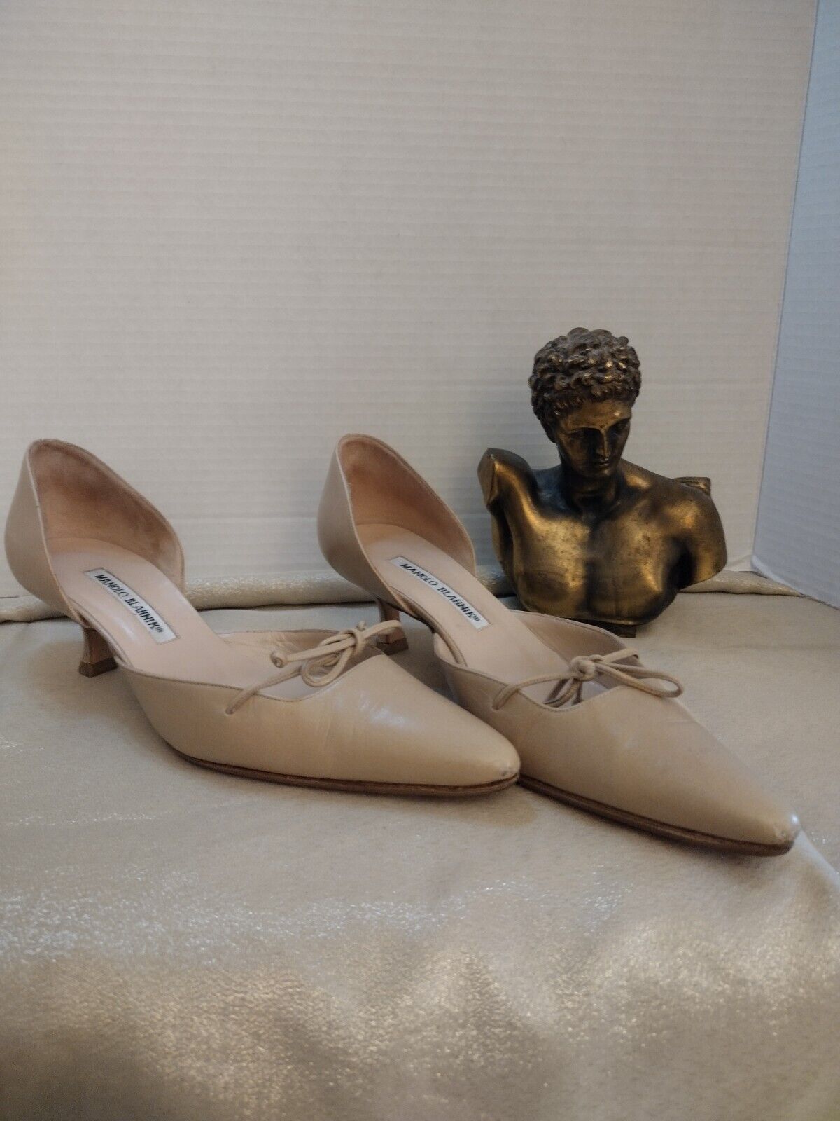 Manolo Blahnik Women\'s Camillus Size 37.5- US 7.5 Leather  Pointed Toe Heels