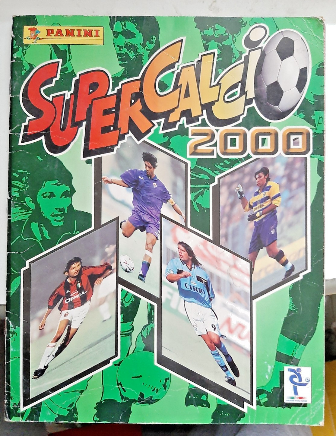 A612 SUPER FOOTBALL ALBUM 2000 PANINI WITH 91 ATTACHED FIGURINES