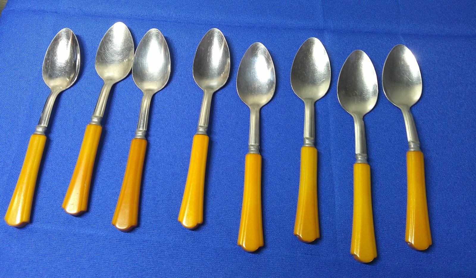 LOT 1930s Art Deco Butterscotch Bakelite Flatware 8 Teaspoons